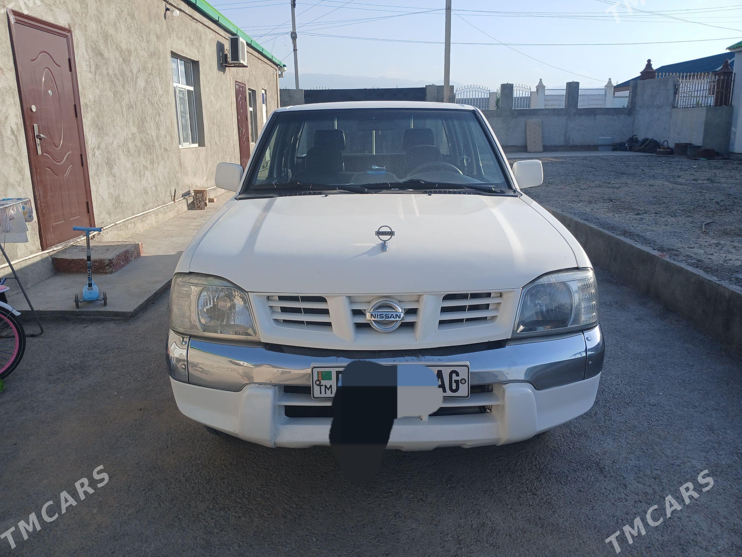 Nissan Navara 2009 - 170 000 TMT - Aşgabat - img 1