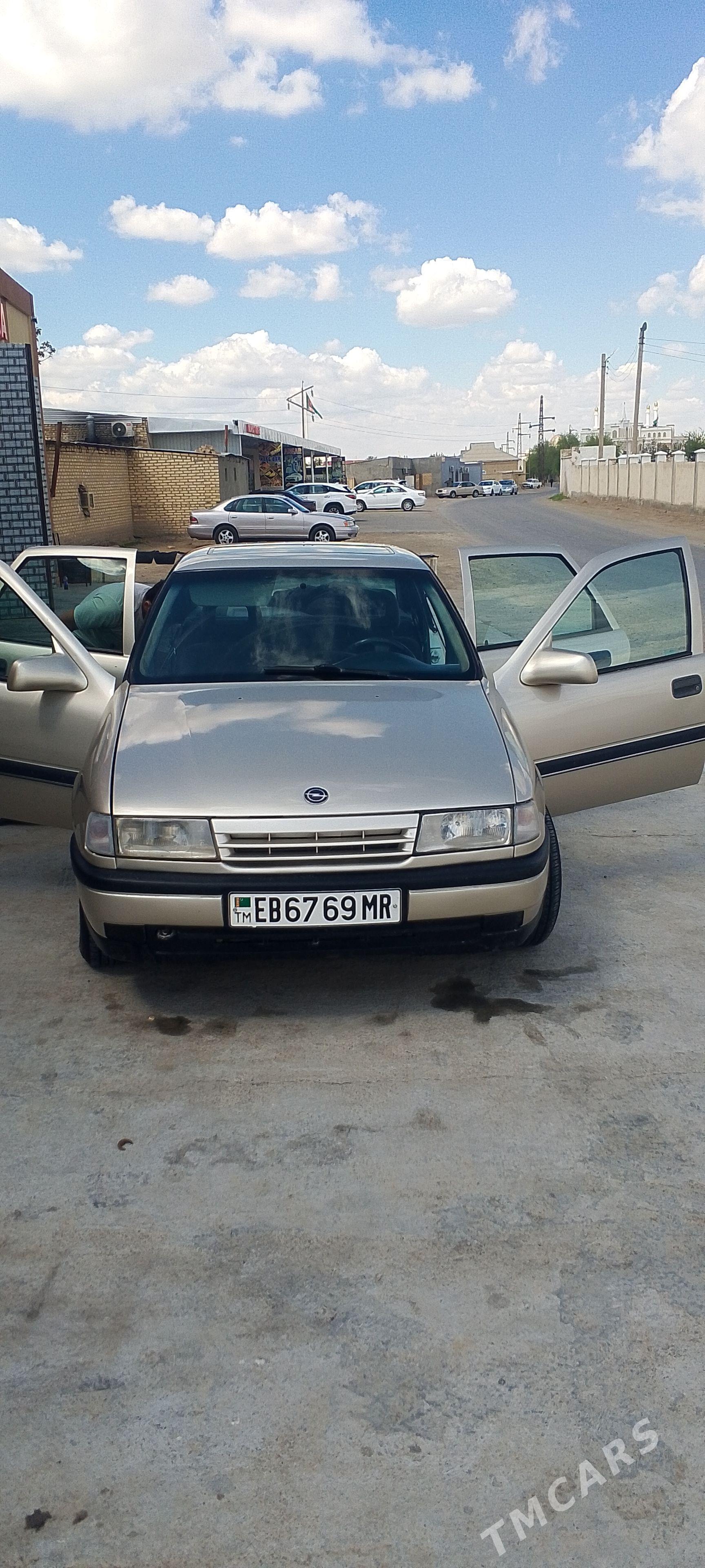 Opel Vectra 1990 - 40 000 TMT - Mary - img 1