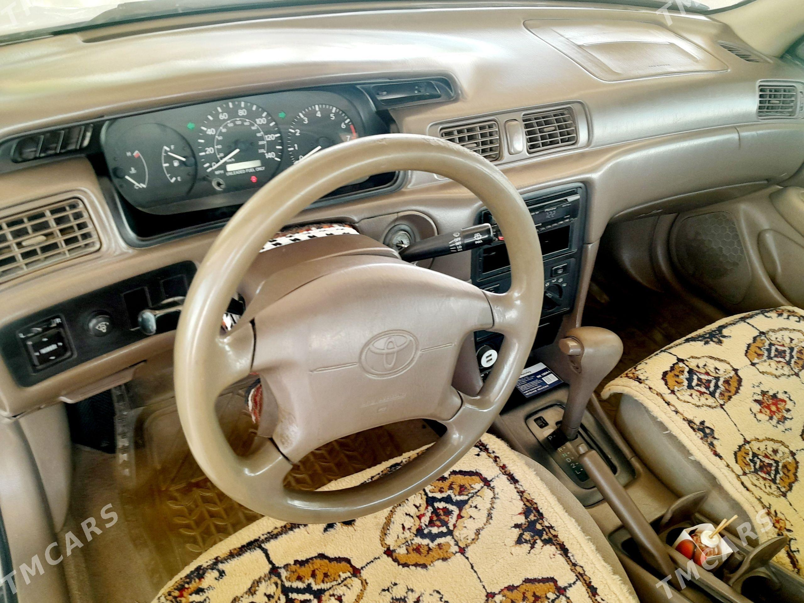 Toyota Camry 1999 - 130 000 TMT - Бахарден - img 1