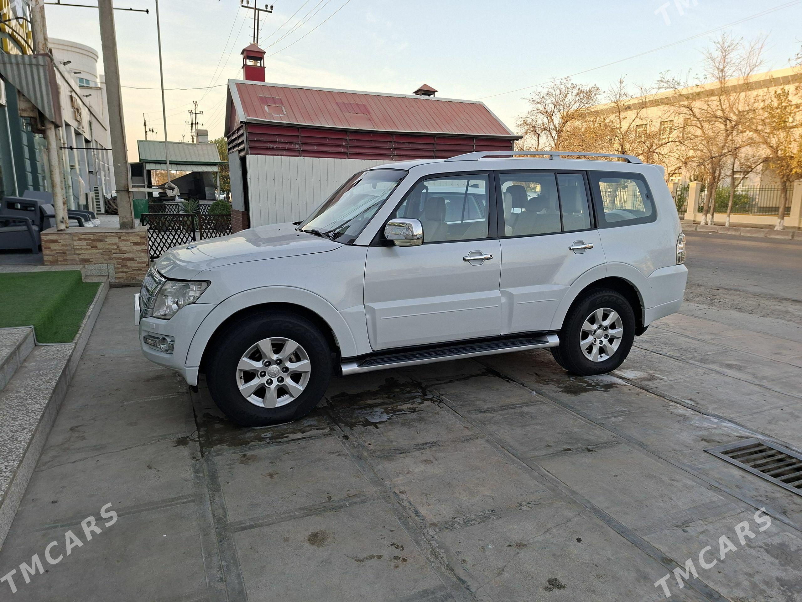 Mitsubishi Pajero 2016 - 310 000 TMT - Мары - img 1