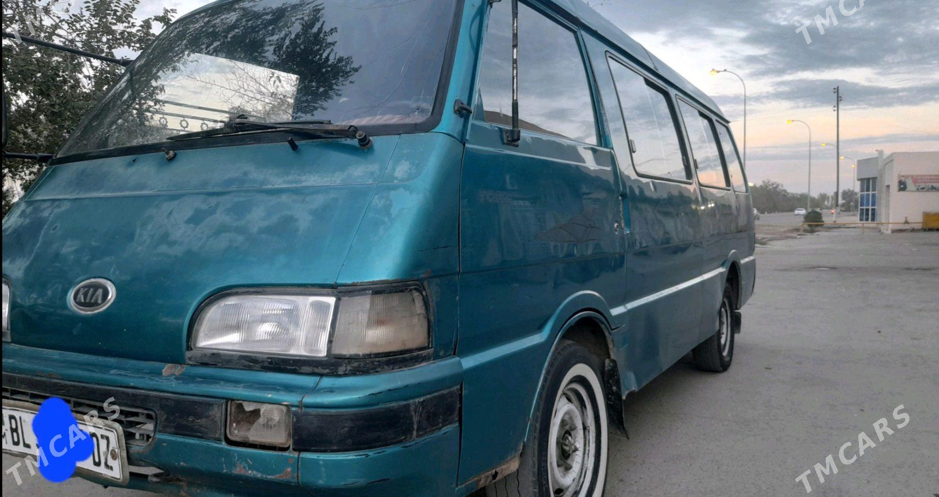 Toyota Hiace 1999 - 25 000 TMT - Гурбансолтан Едже - img 1