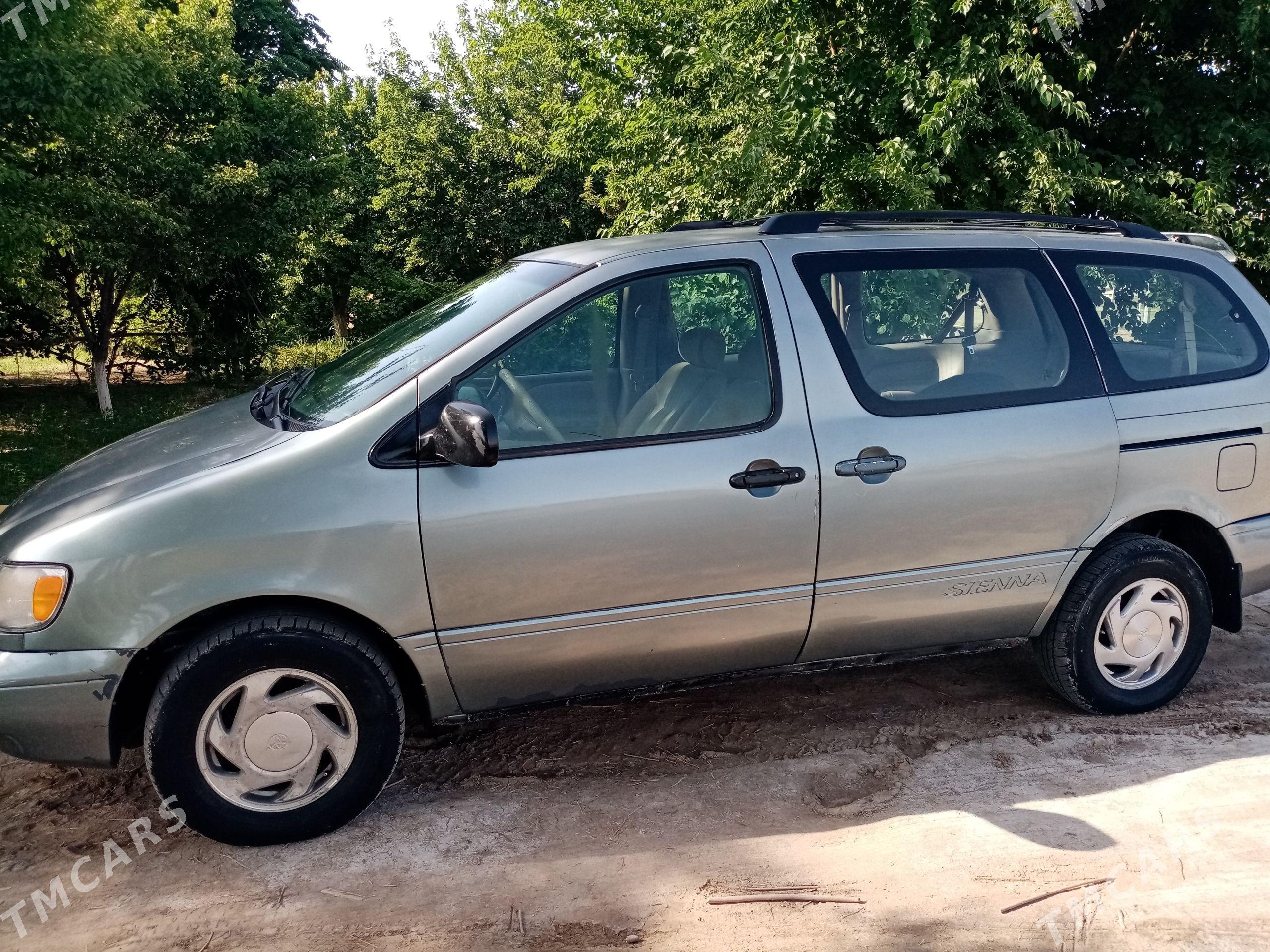 Toyota Sienna 2000 - 170 000 TMT - Каракумский этрап - img 1