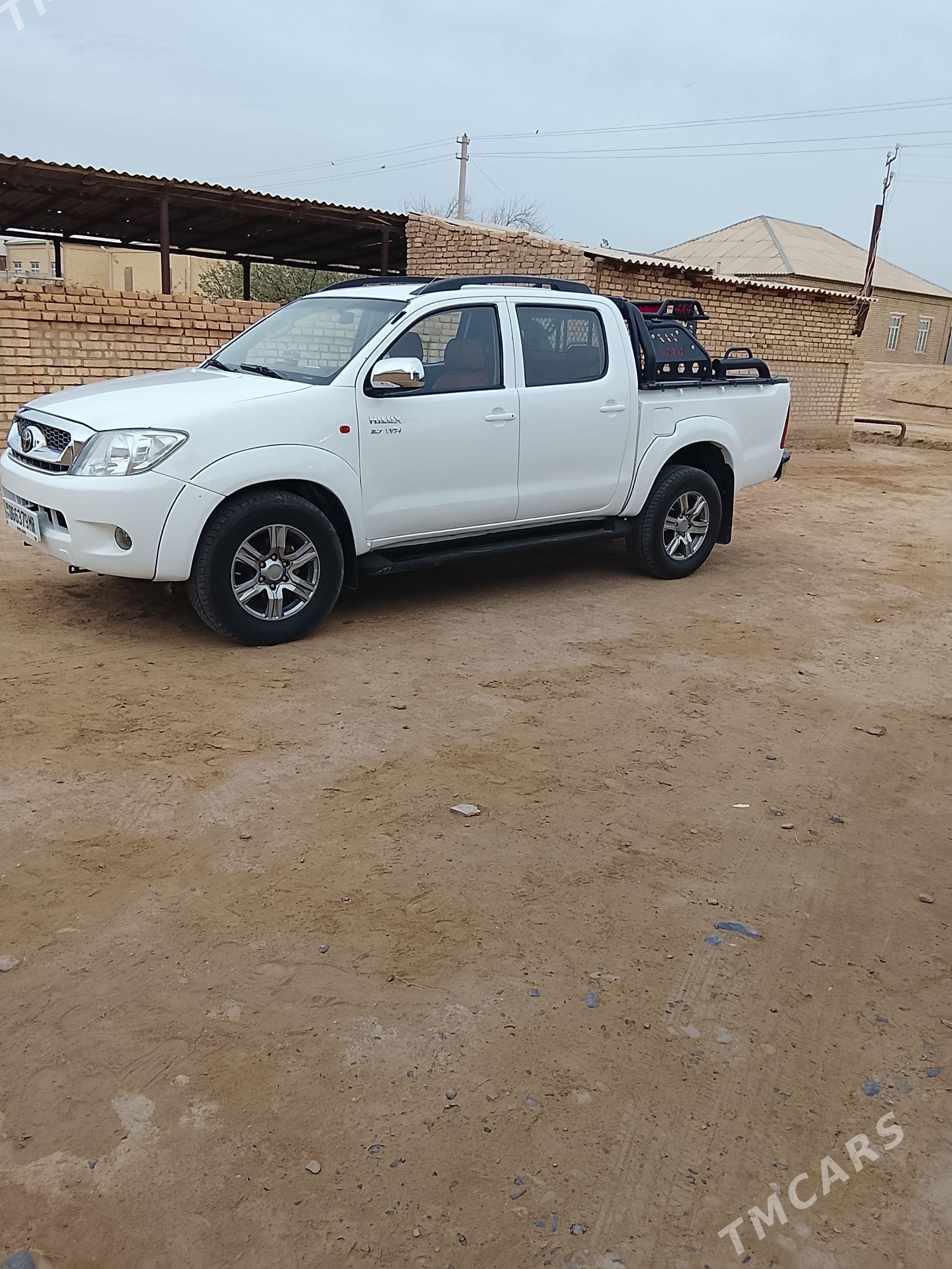 Toyota Hilux 2009 - 280 000 TMT - Sakarçäge - img 1