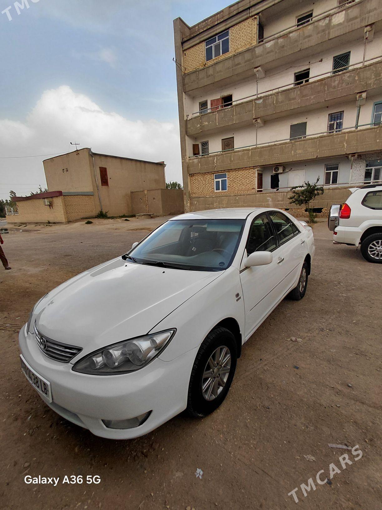 Toyota Camry 2004 - 210 000 TMT - Газаджак - img 1