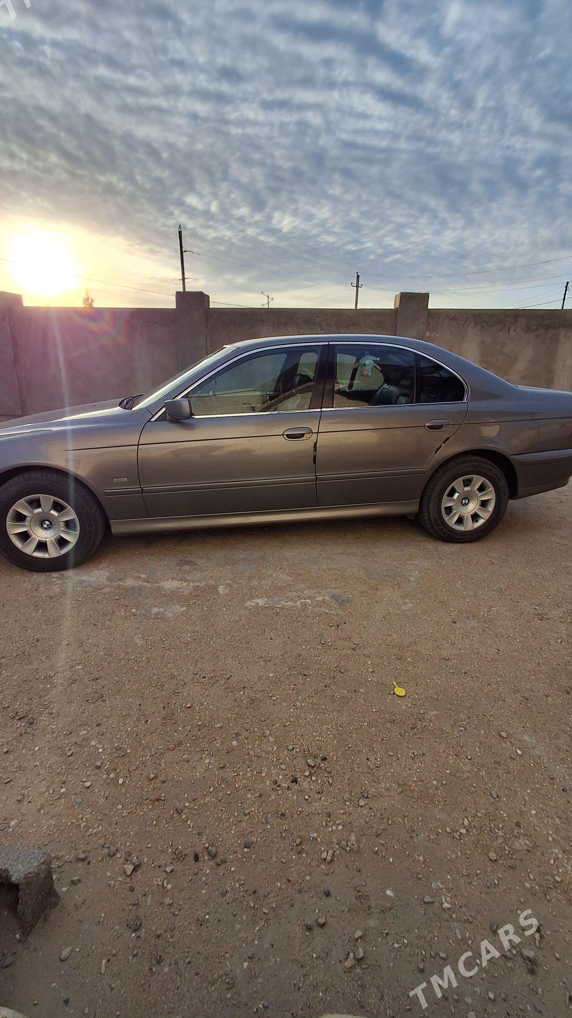 BMW 525 2002 - 120 000 TMT - Hazar - img 1