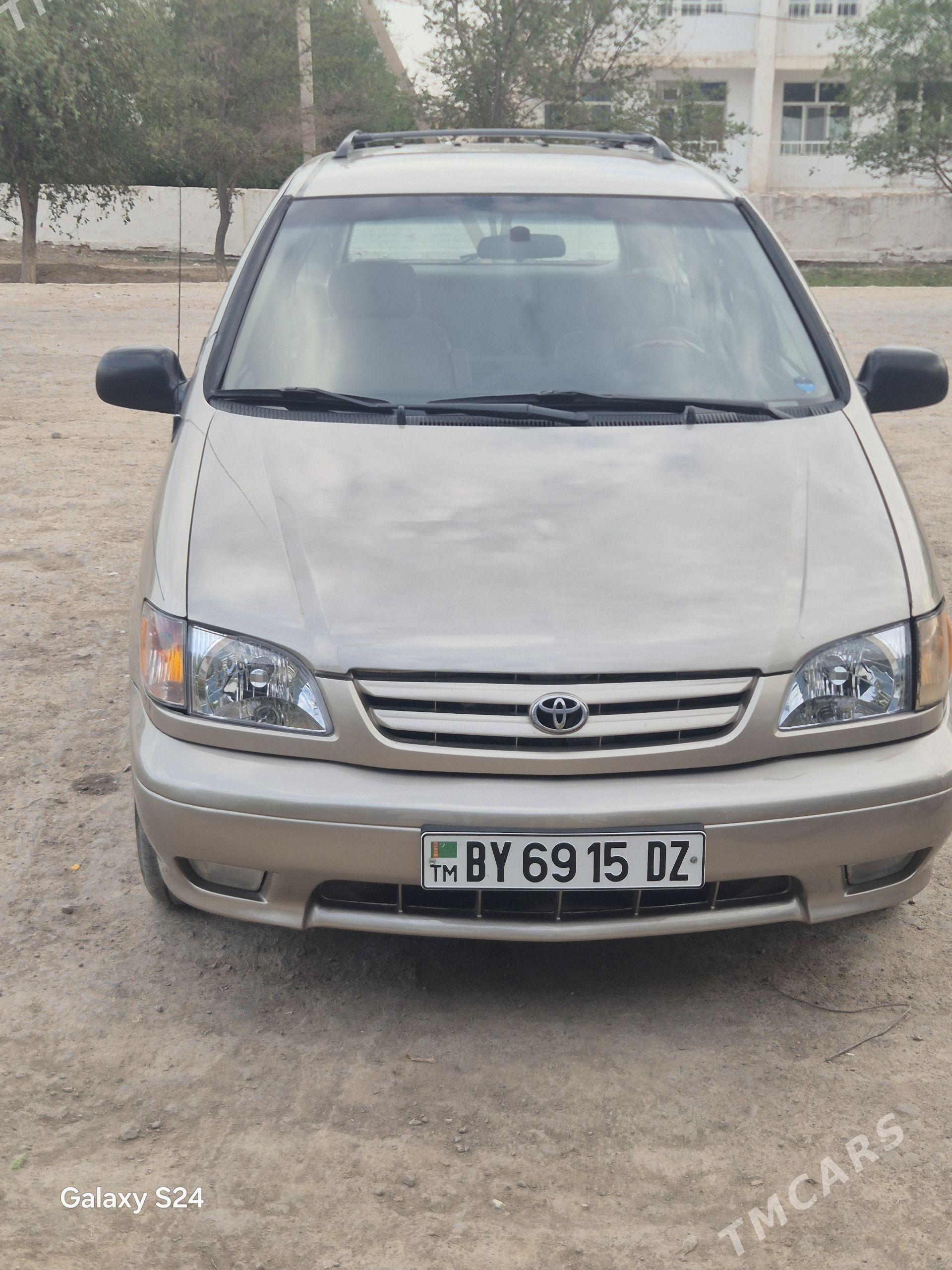 Toyota Sienna 2002 - 200 000 TMT - Кёнеургенч - img 1