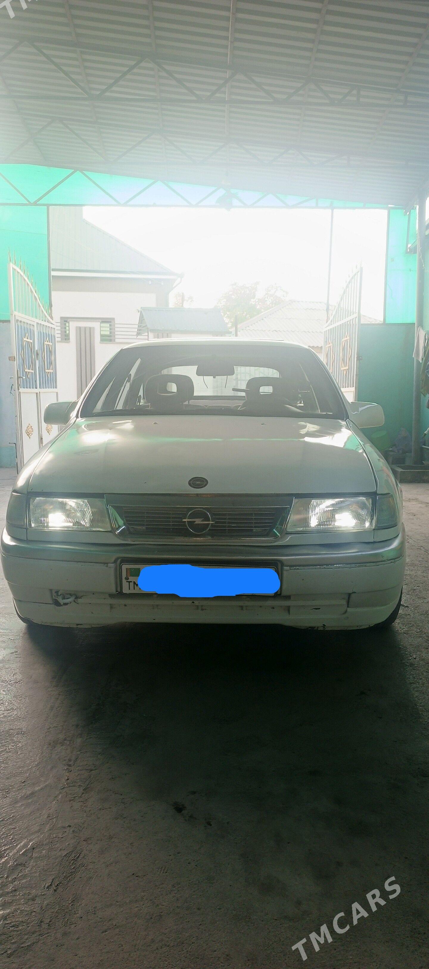 Opel Vectra 1993 - 36 000 TMT - Багир - img 1