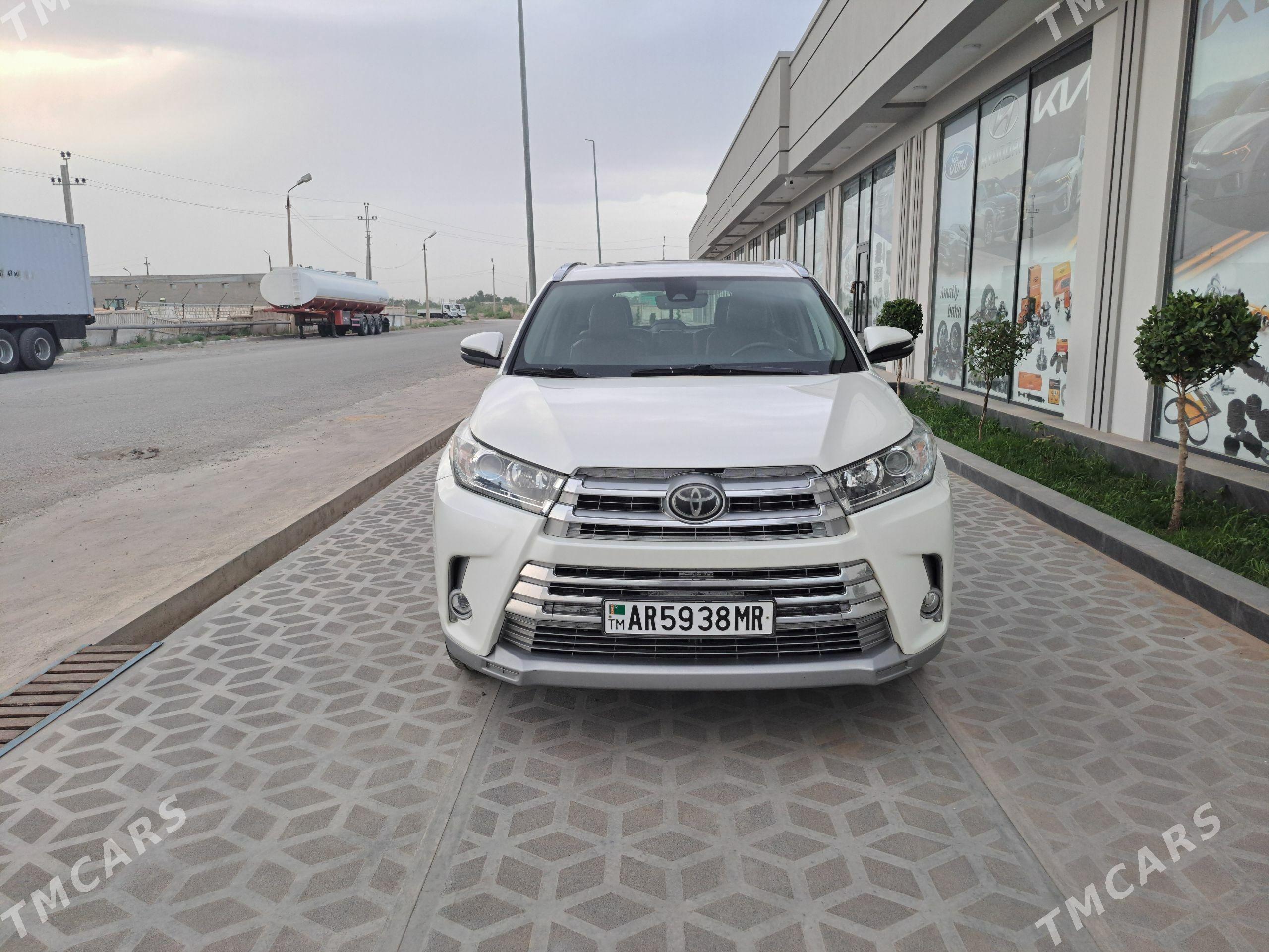 Toyota Highlander 2018 - 500 000 TMT - Мары - img 1