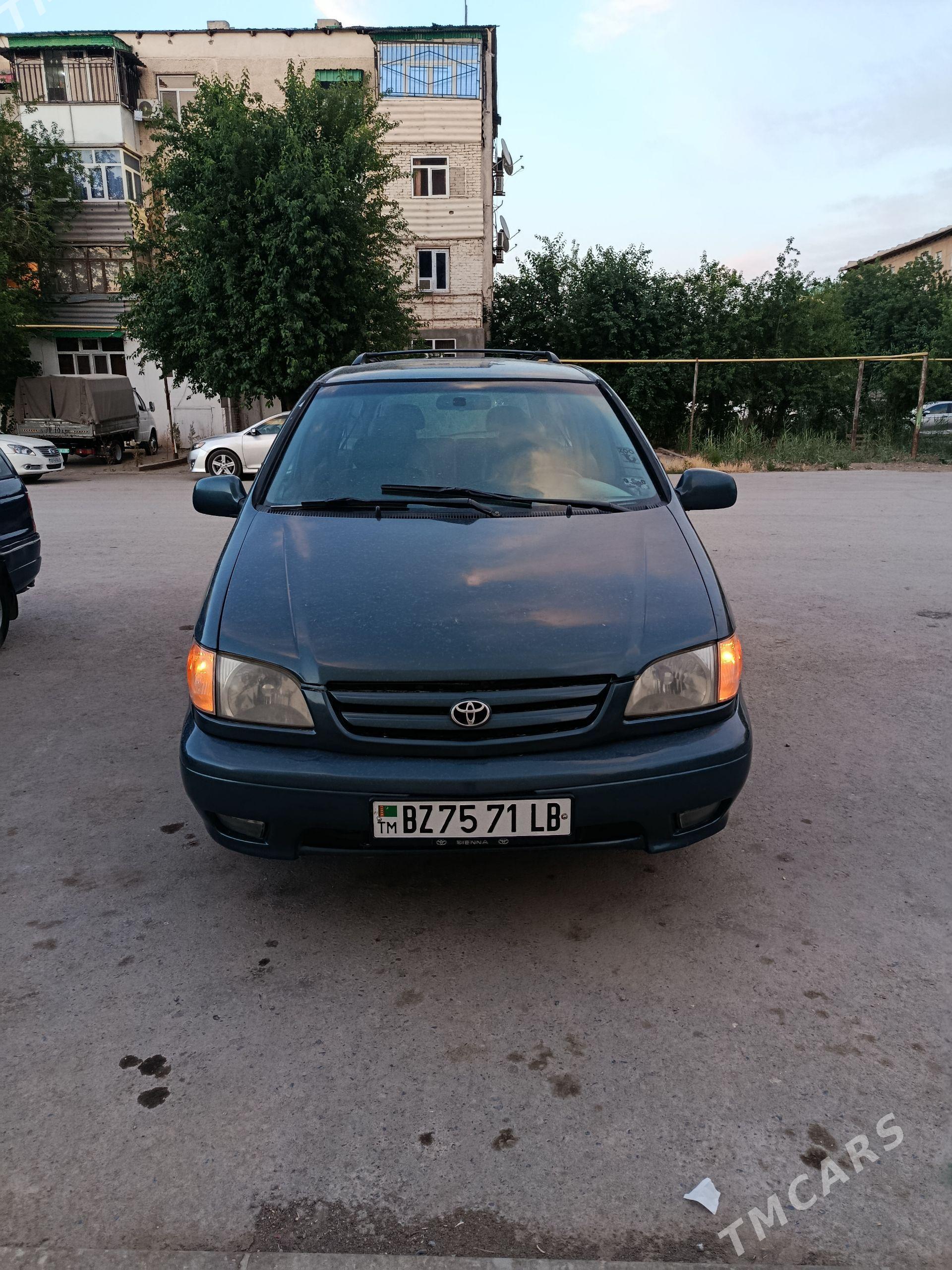 Toyota Sienna 2001 - 170 000 TMT - Туркменабат - img 1