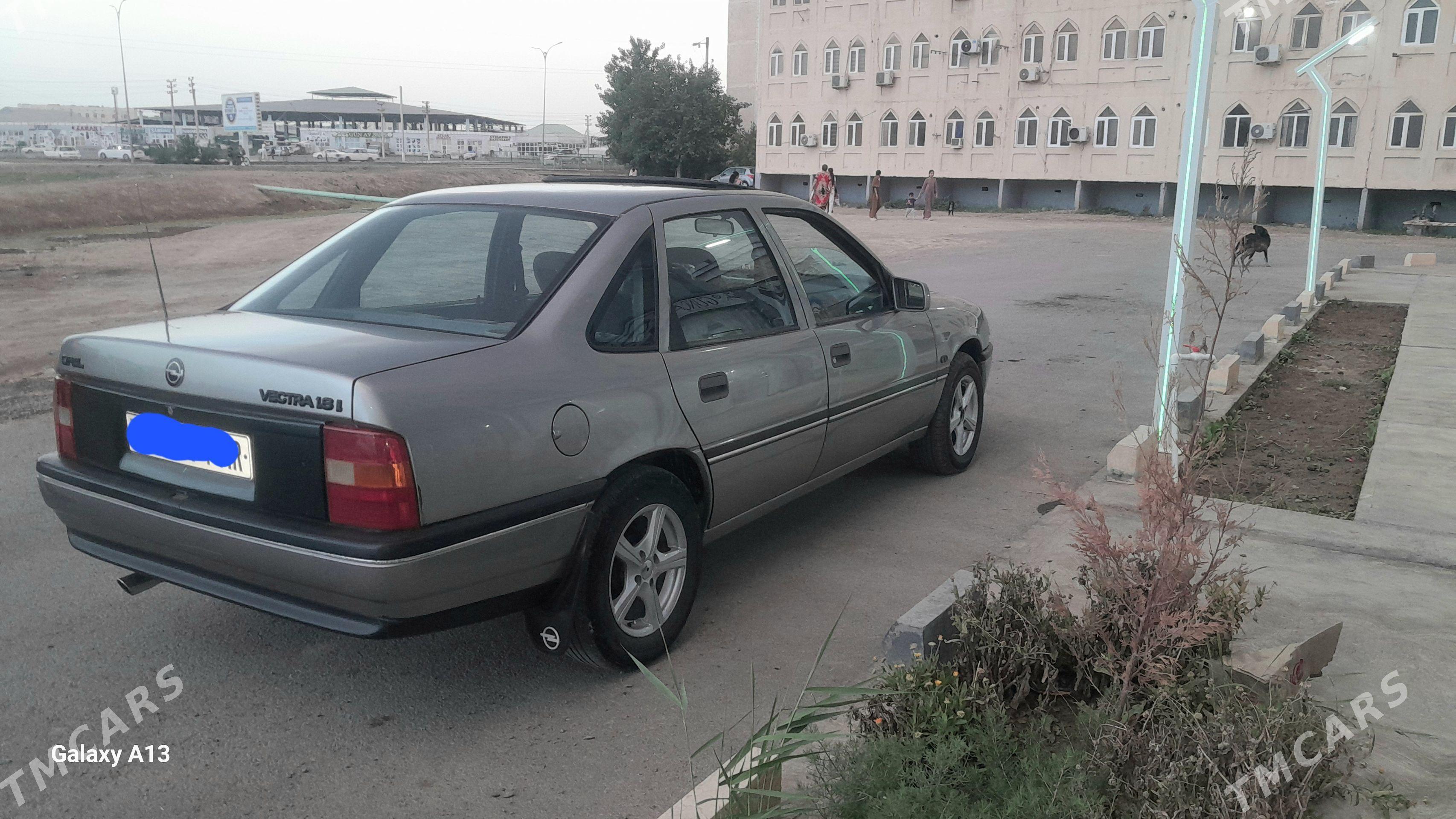 Opel Vectra 1990 - 52 000 TMT - Байрамали - img 1