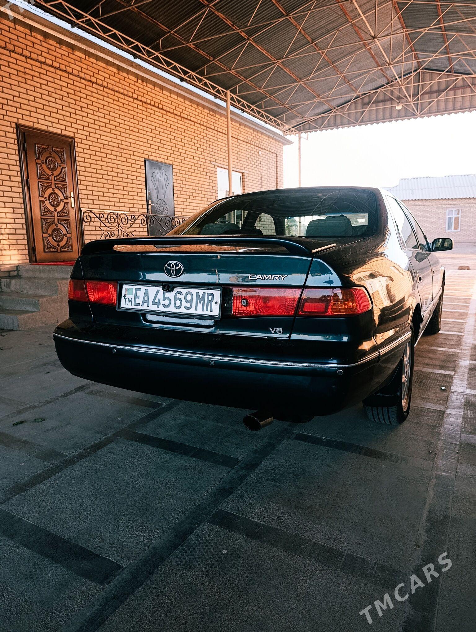 Toyota Camry 1998 - 180 000 TMT - Сакарчага - img 1