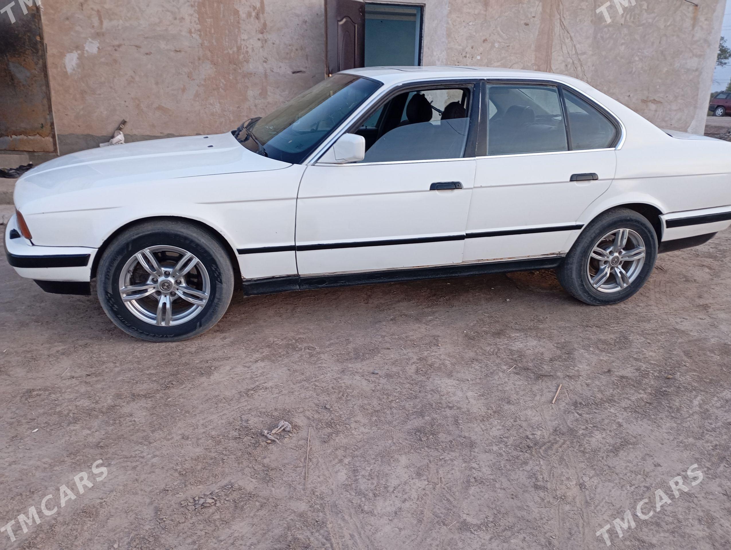 BMW 520 1990 - 39 000 TMT - Болдумсаз - img 1