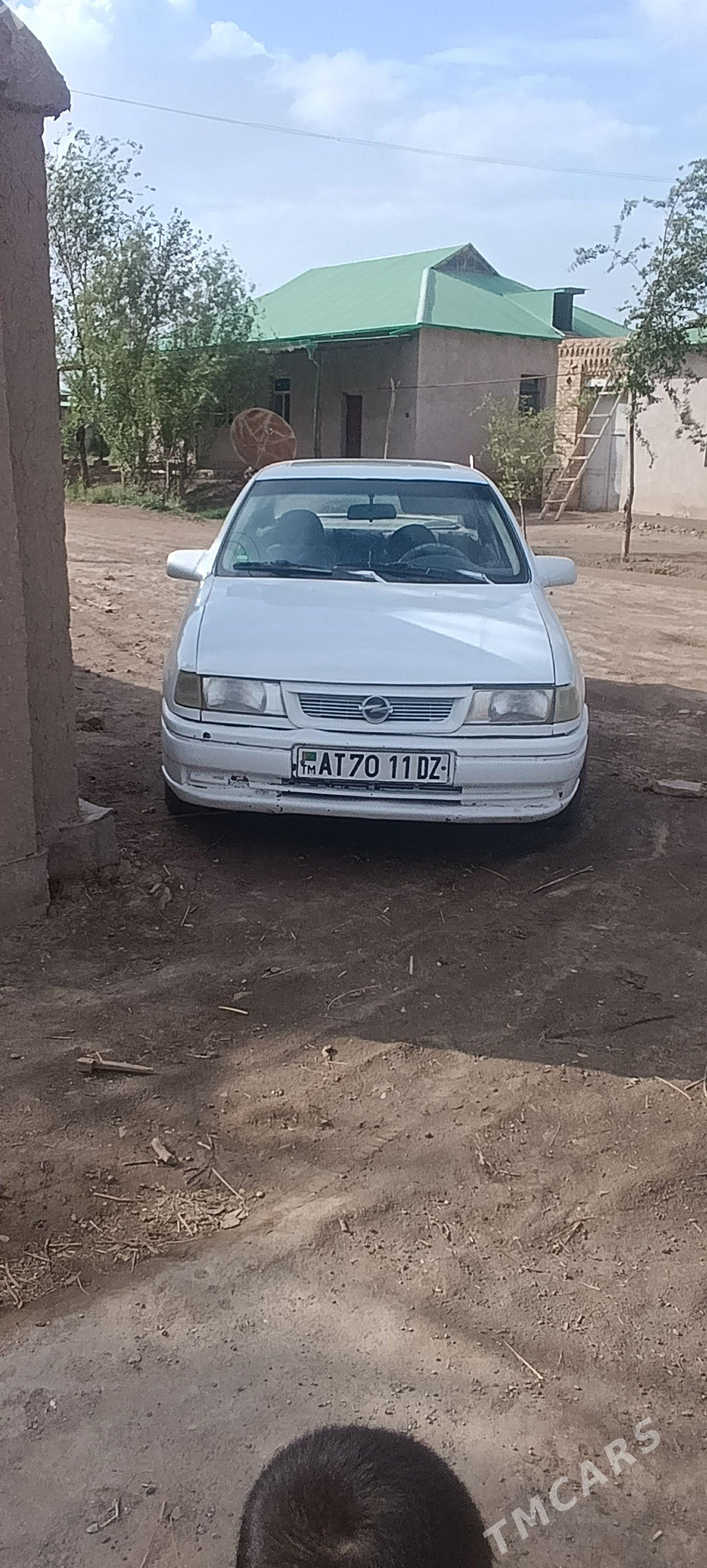 Opel Vectra 1993 - 37 000 TMT - Gurbansoltan Eje - img 1