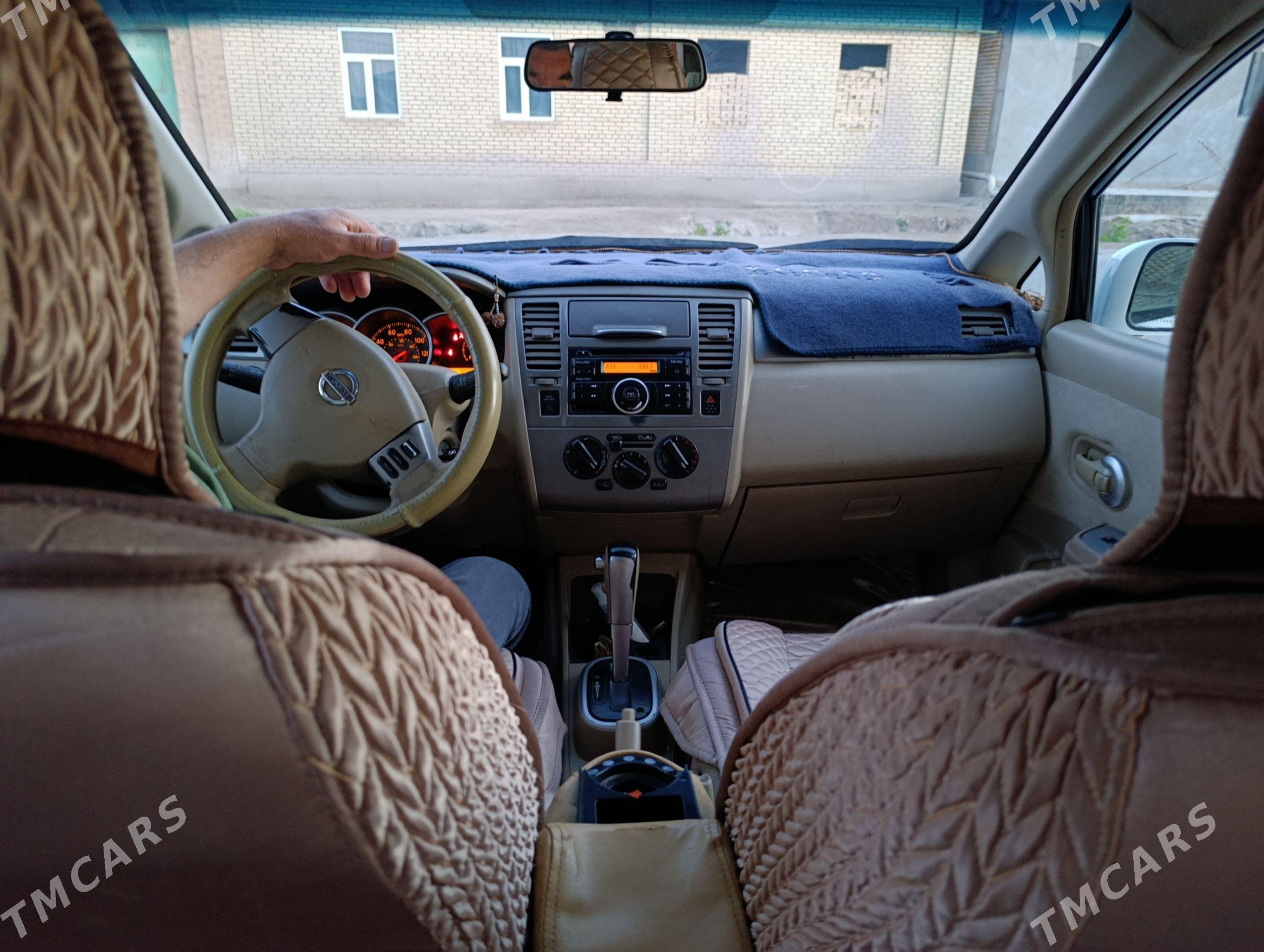 Nissan Versa 2009 - 130 000 TMT - Чарджоу - img 1