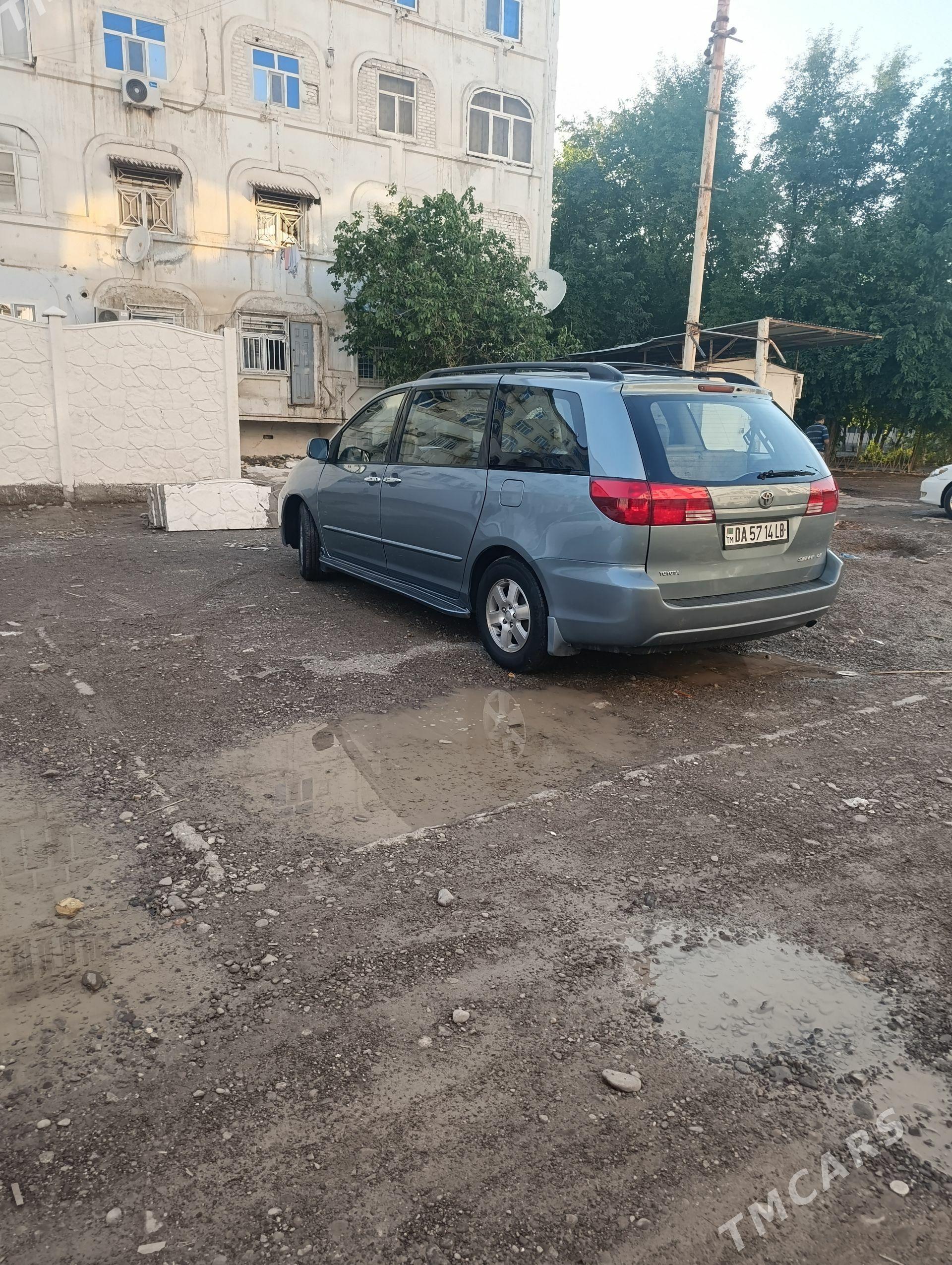 Toyota Sienna 2005 - 240 000 TMT - Мары - img 1