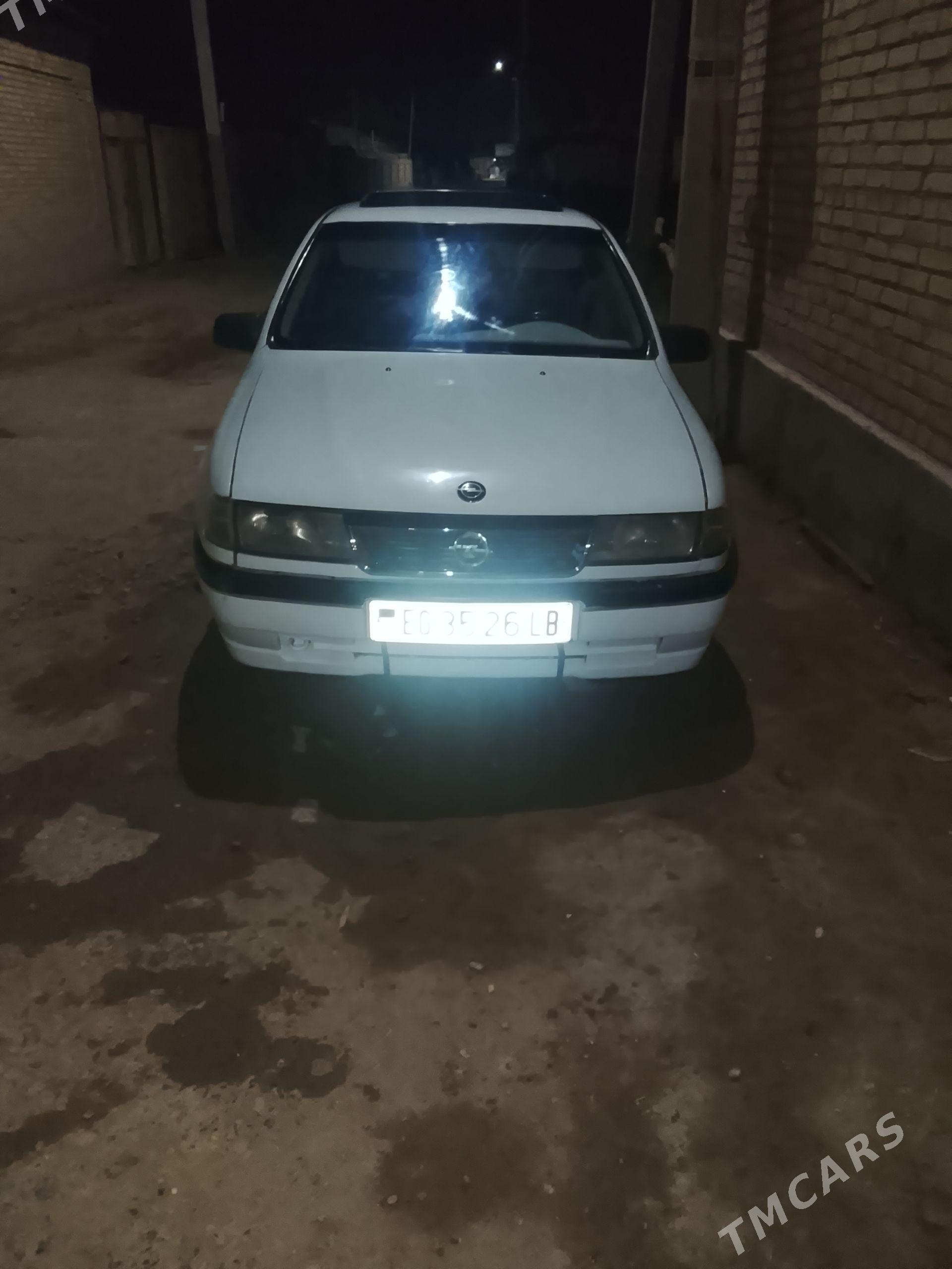 Opel Vectra 1993 - 25 000 TMT - Farap - img 1