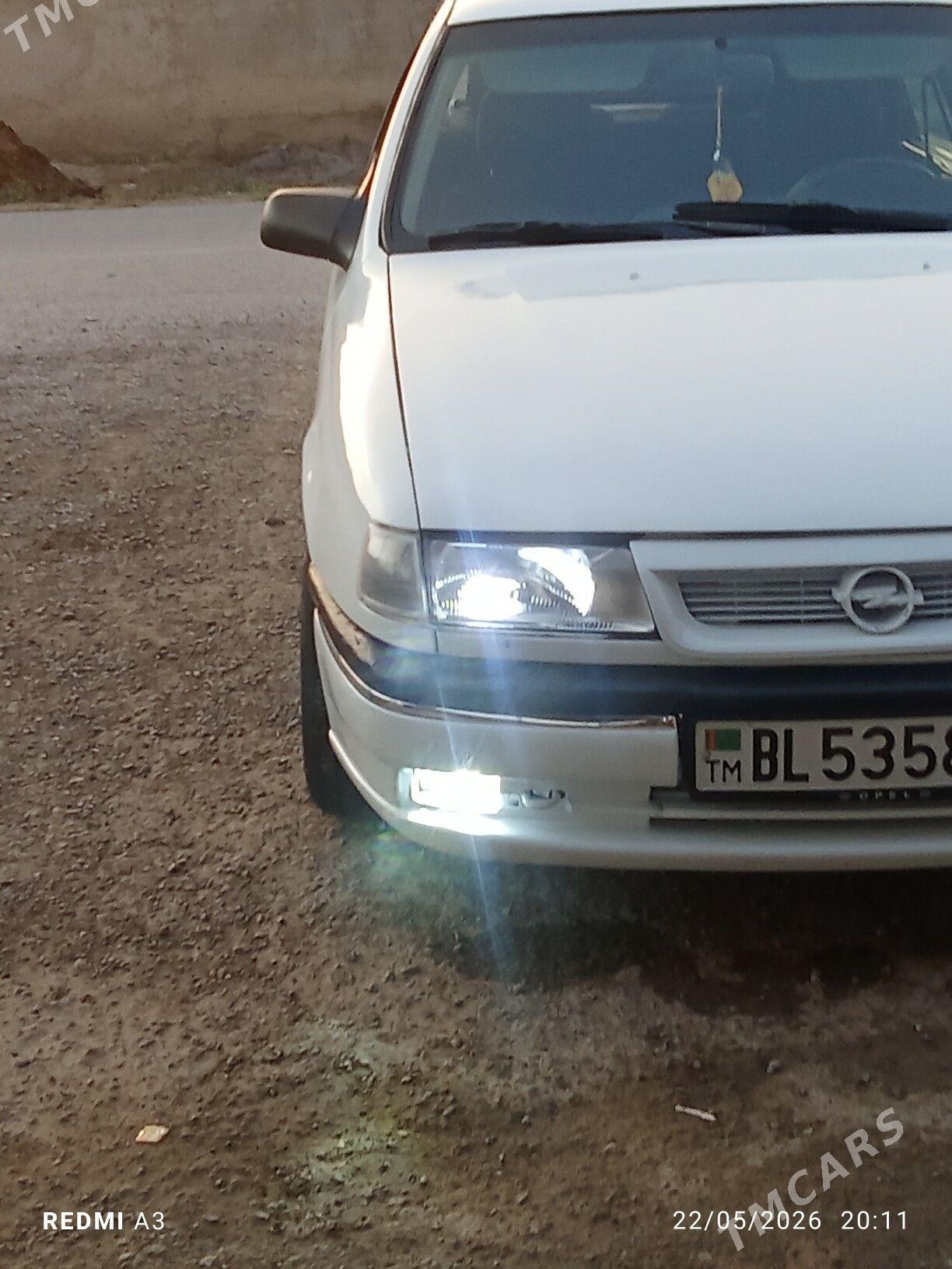Opel Vectra 1998 - 45 000 TMT - Бахарден - img 1