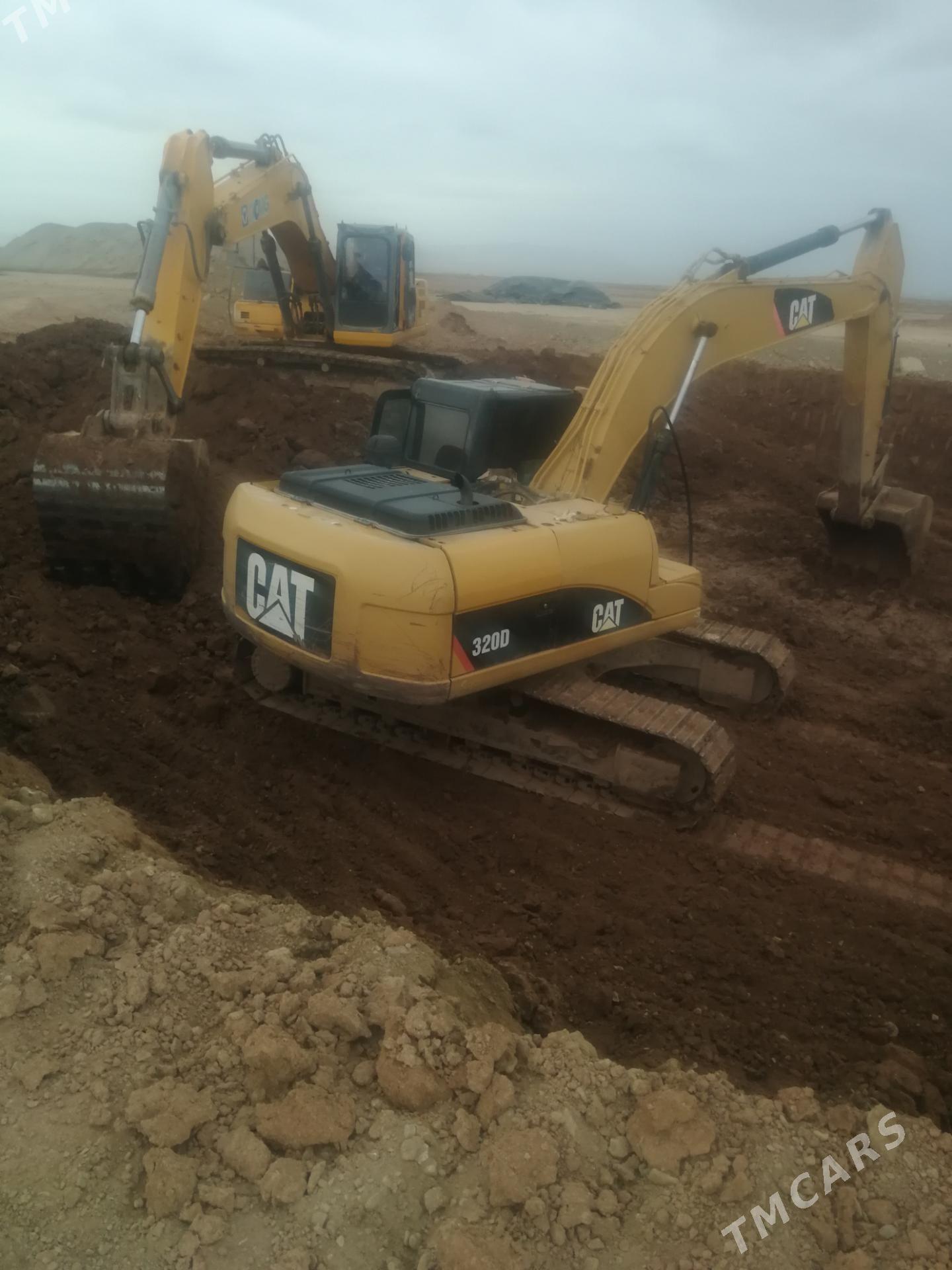 Caterpillar D Series 2014 - 1 200 000 TMT - Туркменабат - img 1