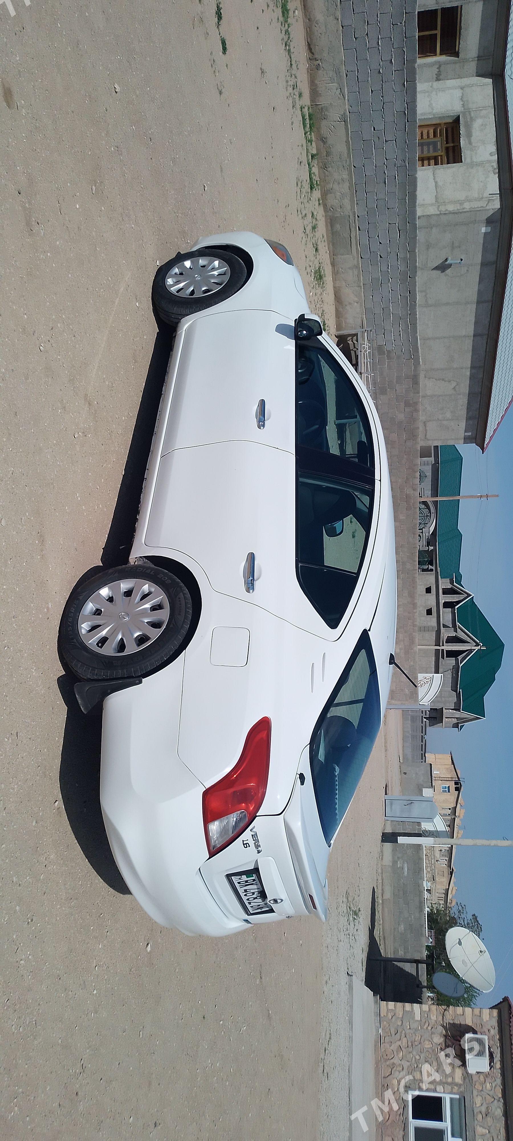 Nissan Versa 2012 - 130 000 TMT - Джебел - img 1