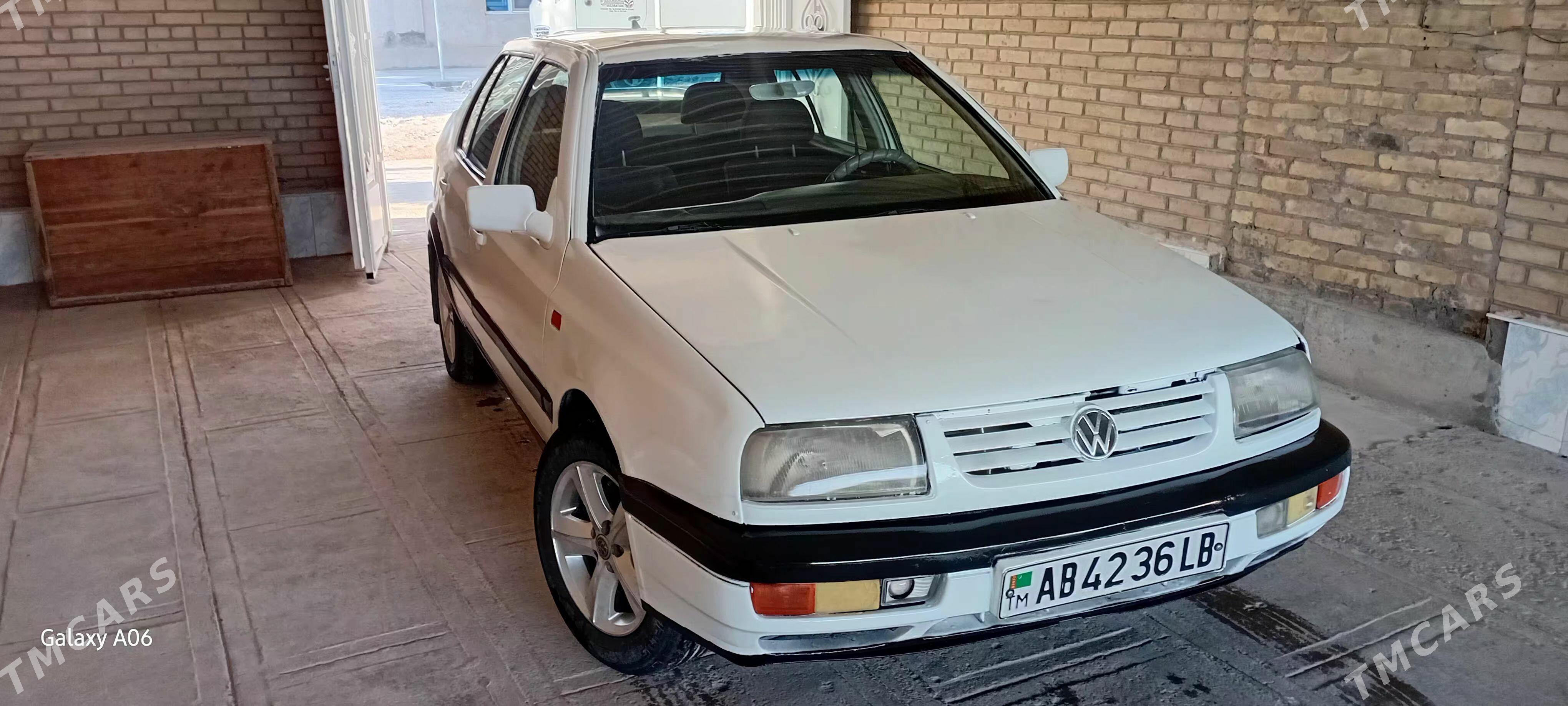 Volkswagen Vento 1994 - 20 000 TMT - Farap - img 1
