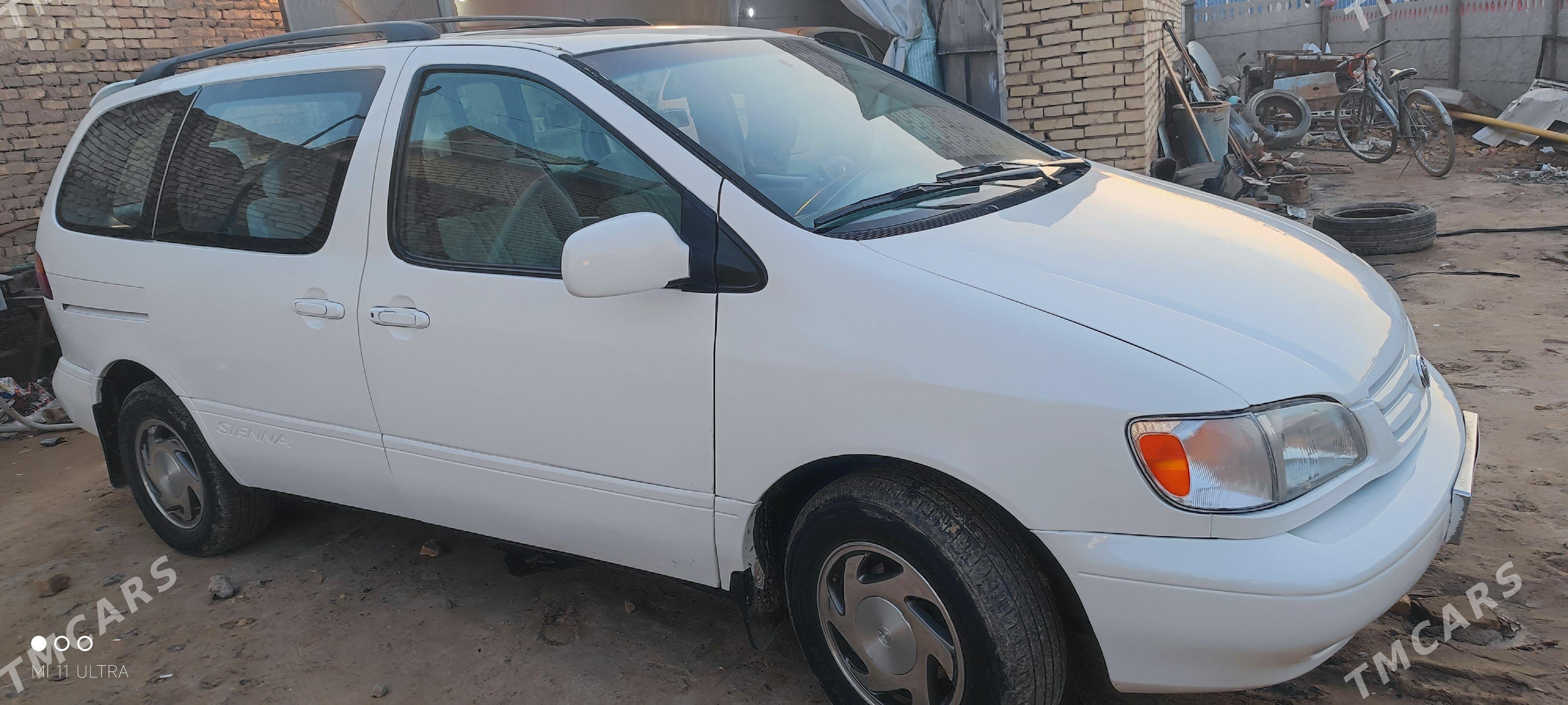 Toyota Sienna 2000 - 180 000 TMT - Ýolöten - img 1