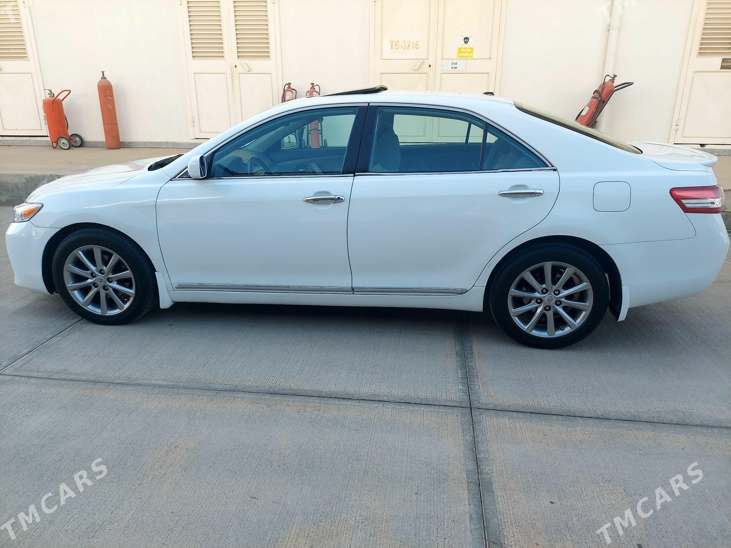 Toyota Camry 2010 - 235 000 TMT - Бузмеин - img 1