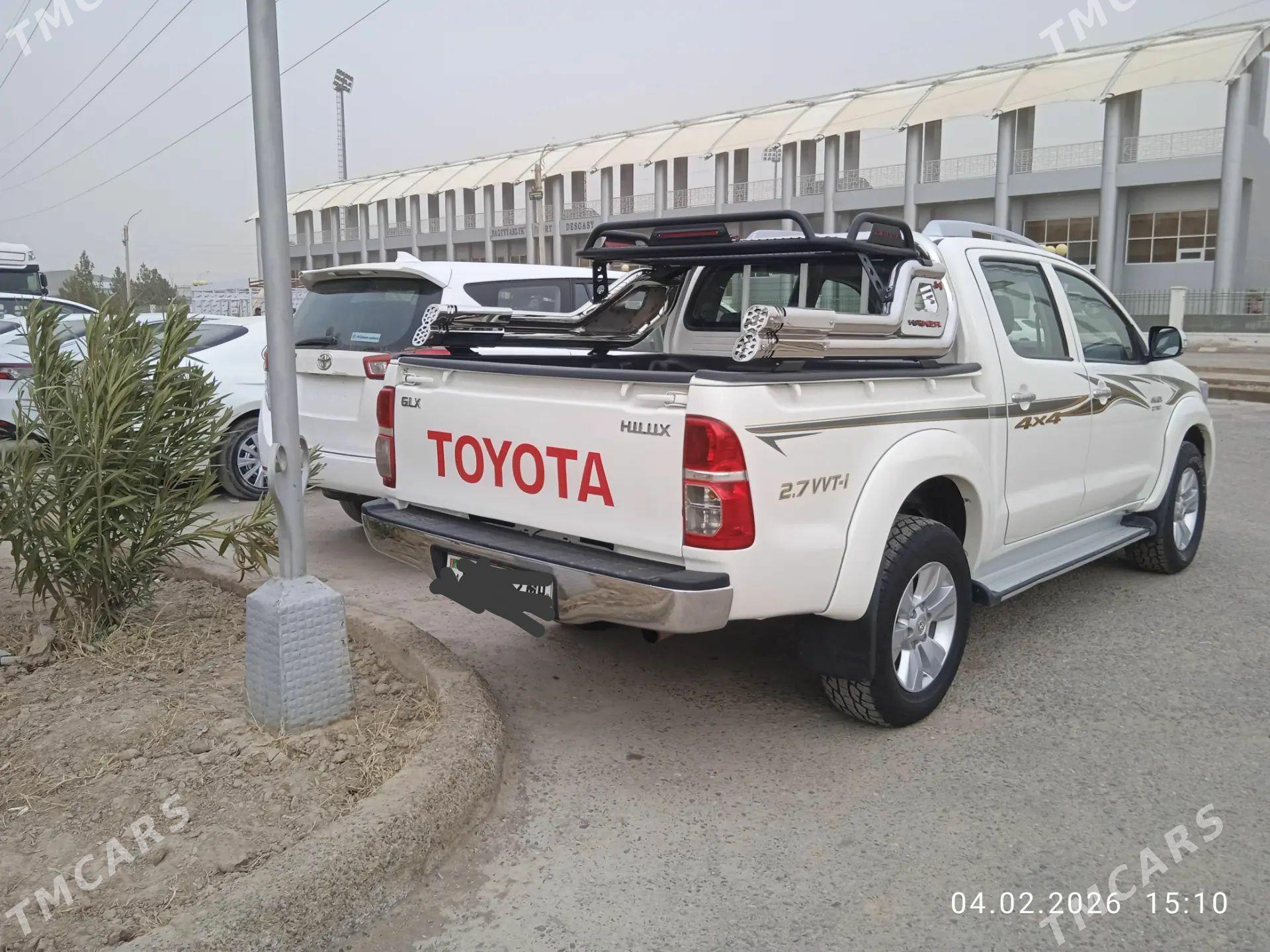 Toyota Hilux 2015 - 450 000 TMT - Тагтабазар - img 1