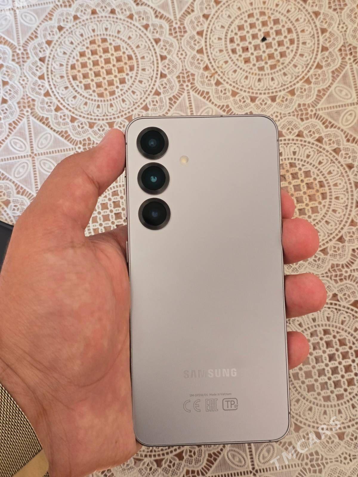 Samsung S25 - Moskowskiý köç. (10 ýyl abadançylyk şaýoly) - img 1