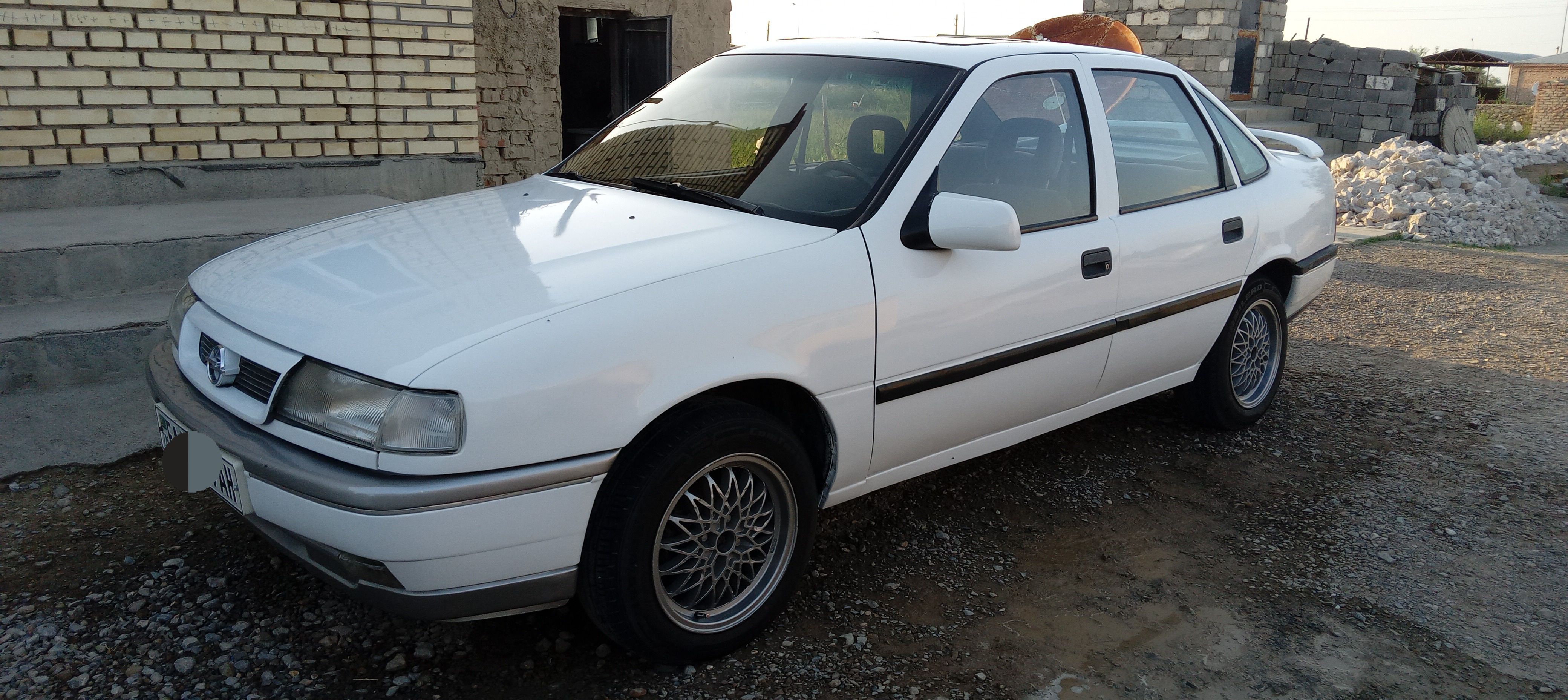Opel Vectra 1991 - 40 000 TMT - Бахарден - img 1