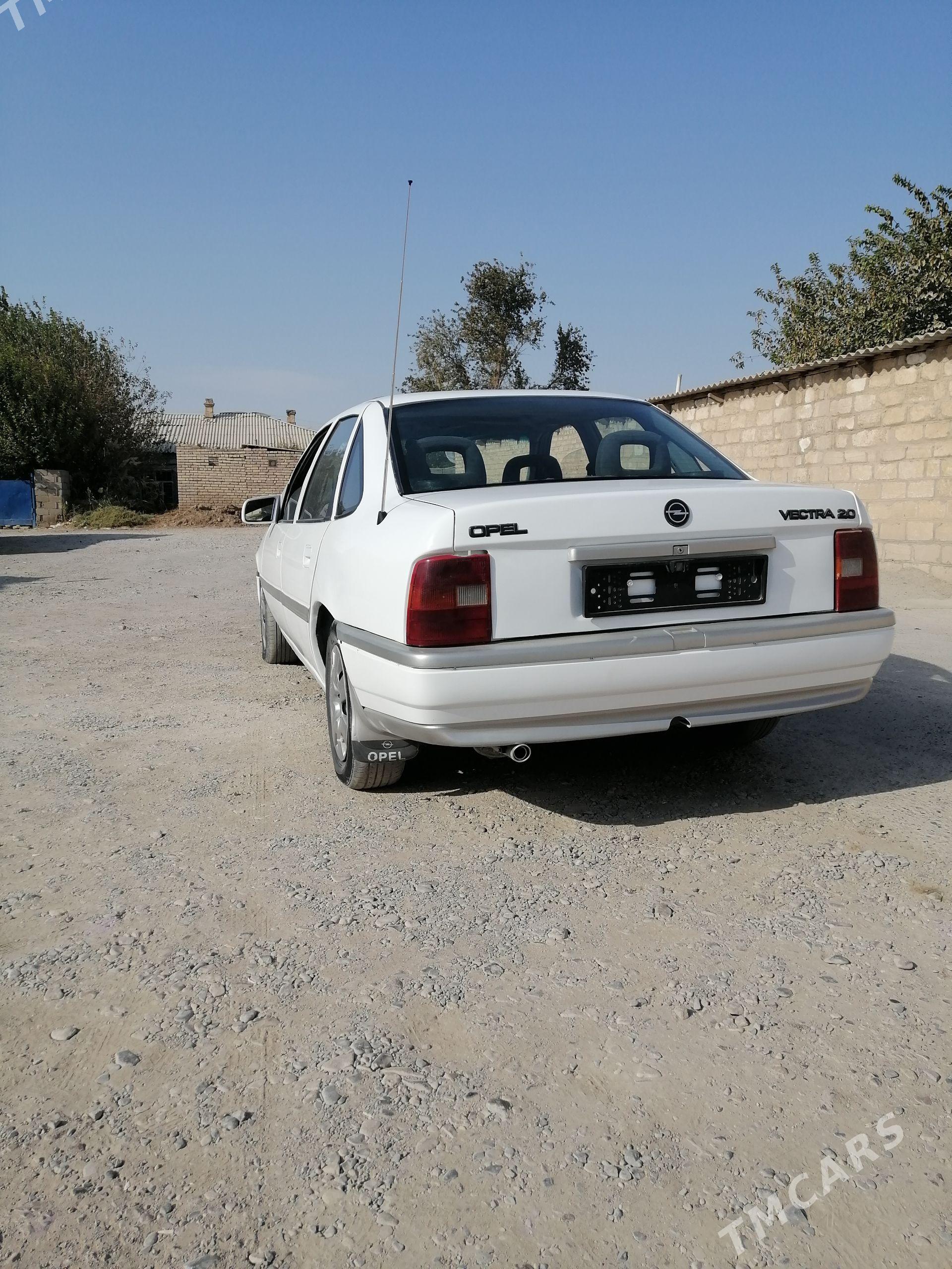Opel Vectra 1990 - 29 000 TMT - Tejen - img 1