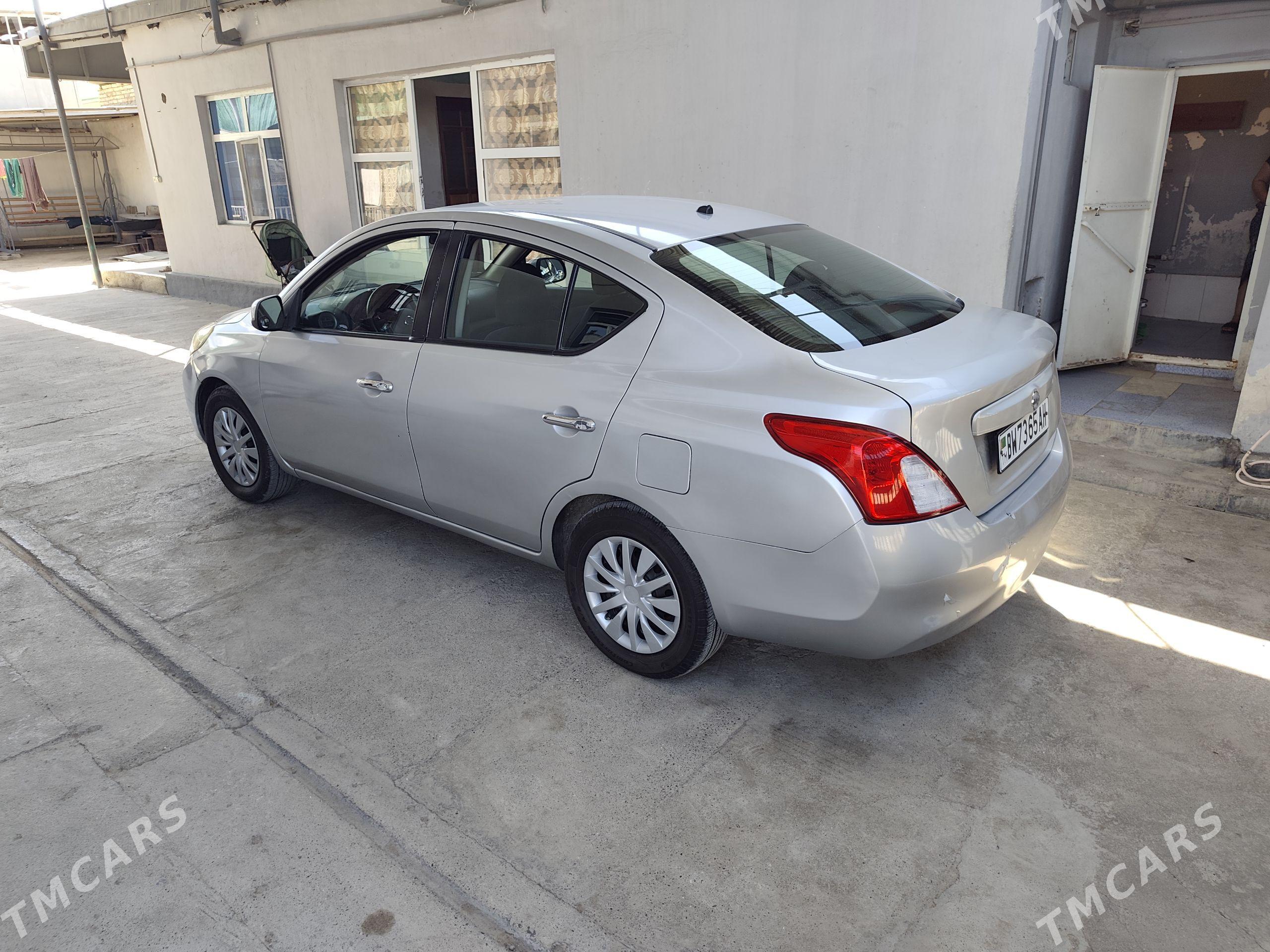 Nissan Versa 2012 - 117 000 TMT - Анев - img 1