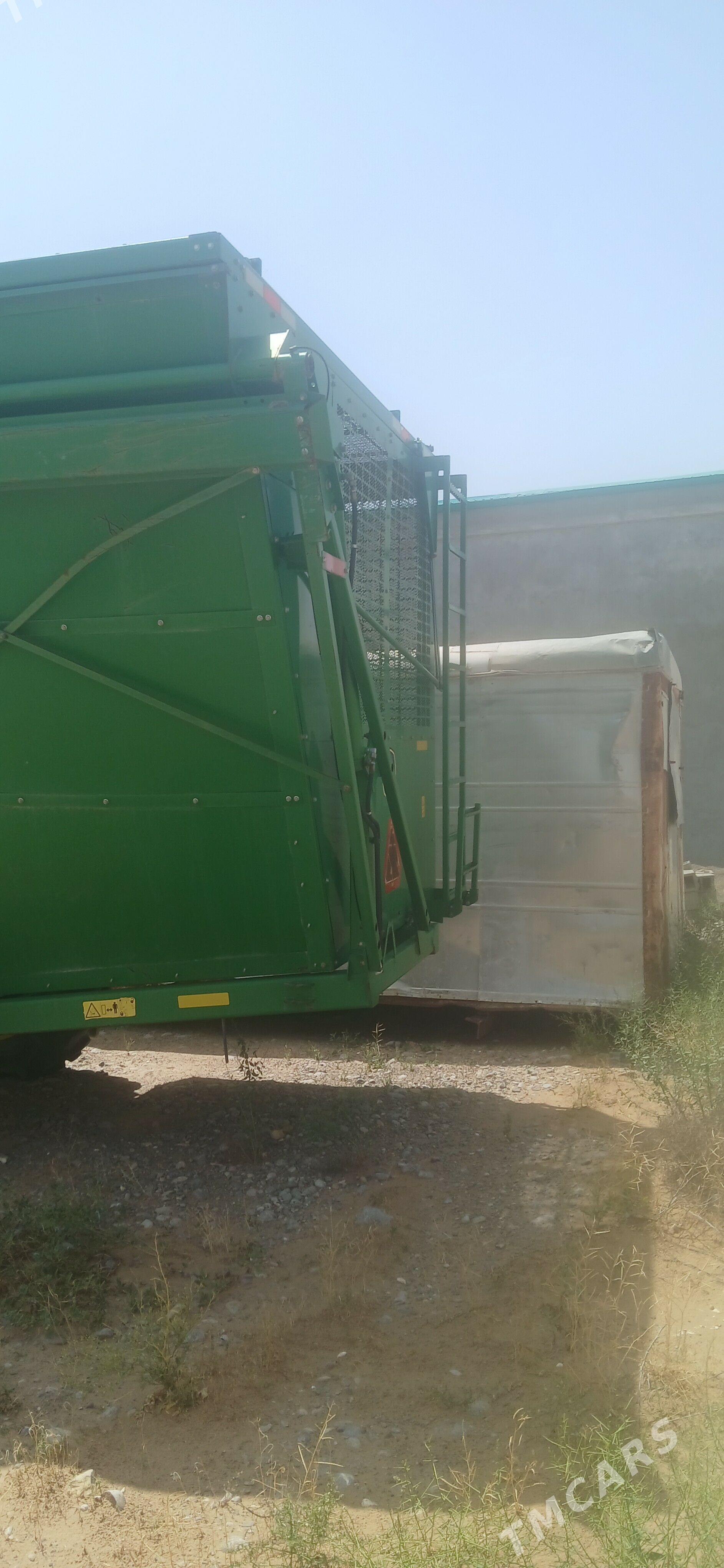 John Deere 2013 - 600 000 TMT - Ак-Бугдайский этрап - img 1