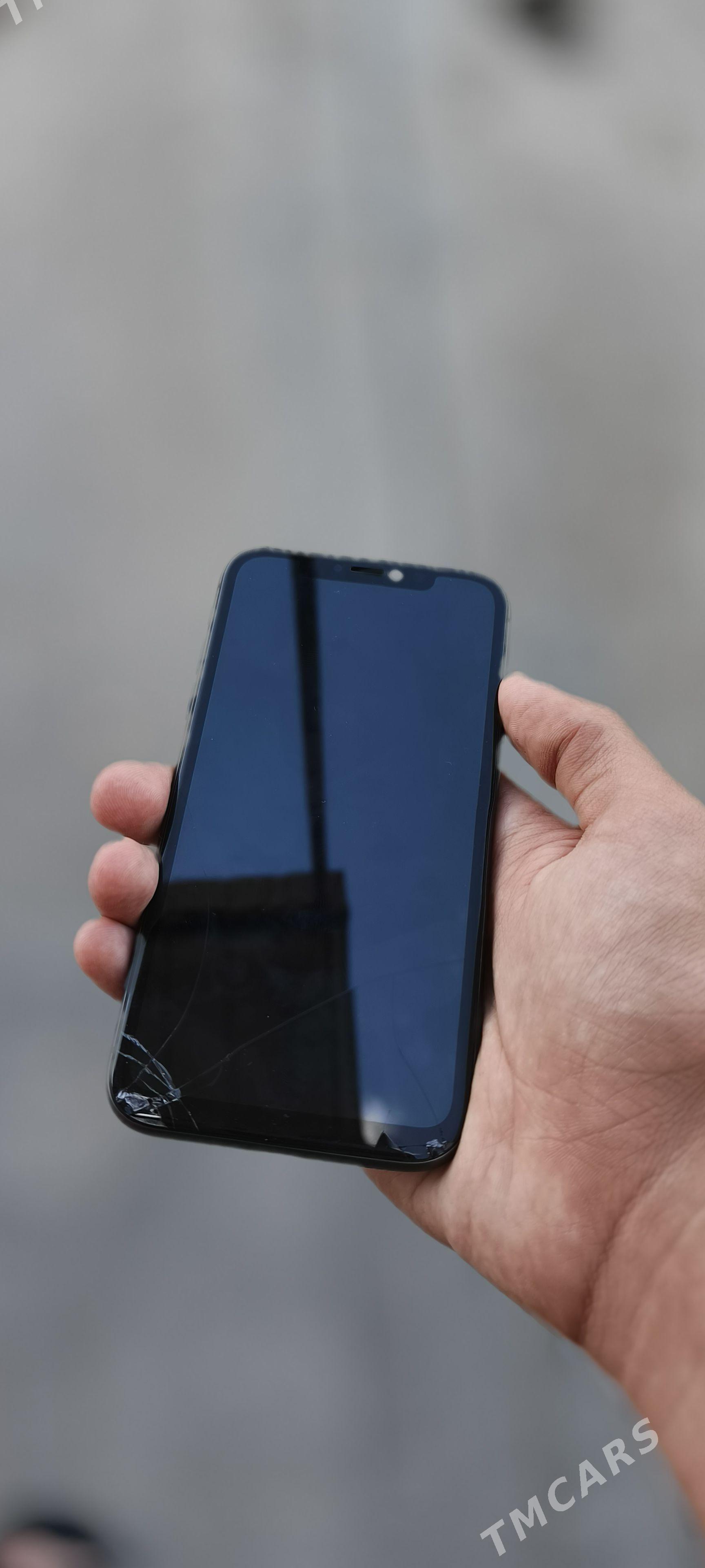 iPhone 11 - Çärjew - img 1