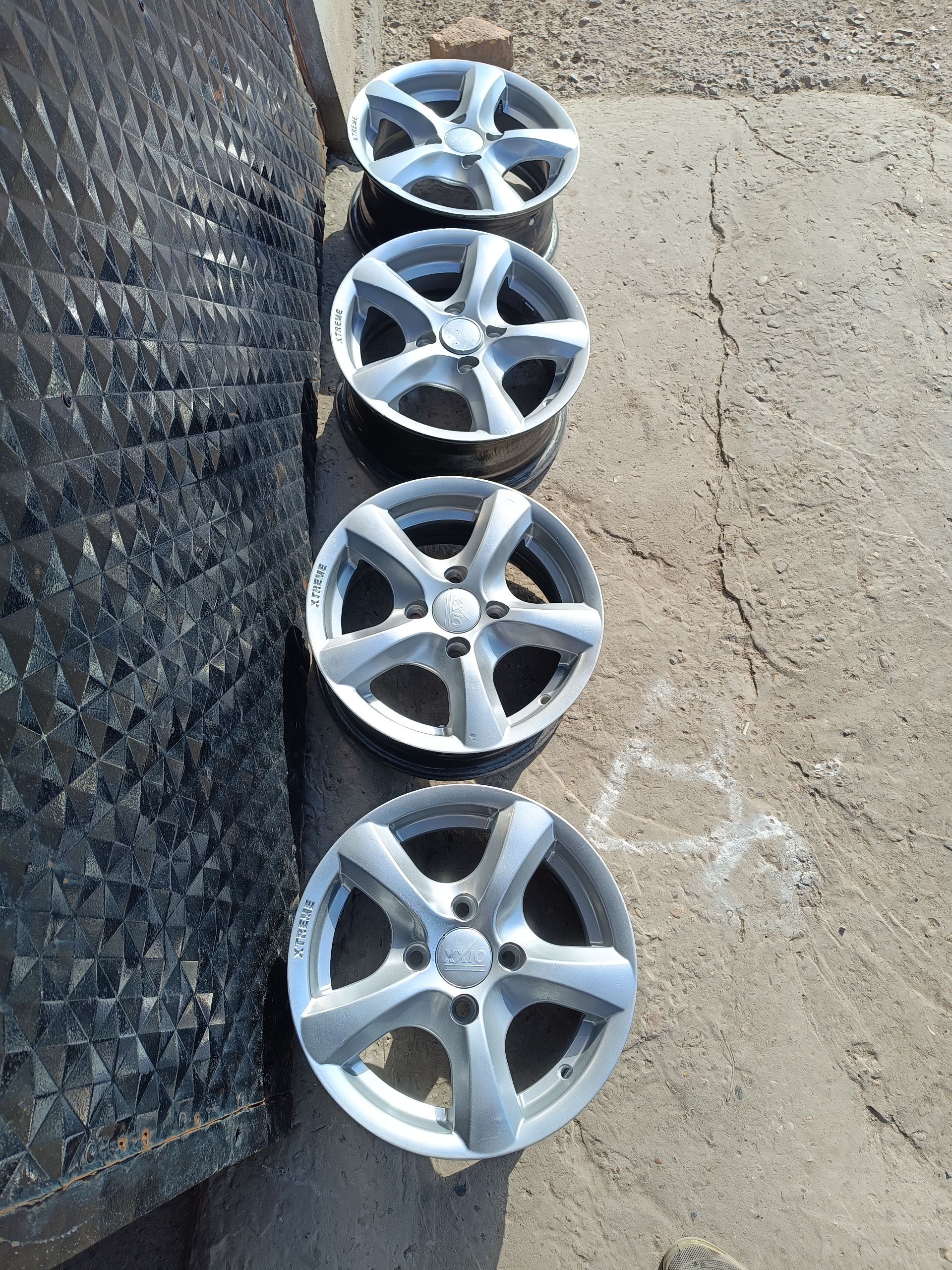 13 banan diska Lada 2 000 TMT - Sakar - img 1