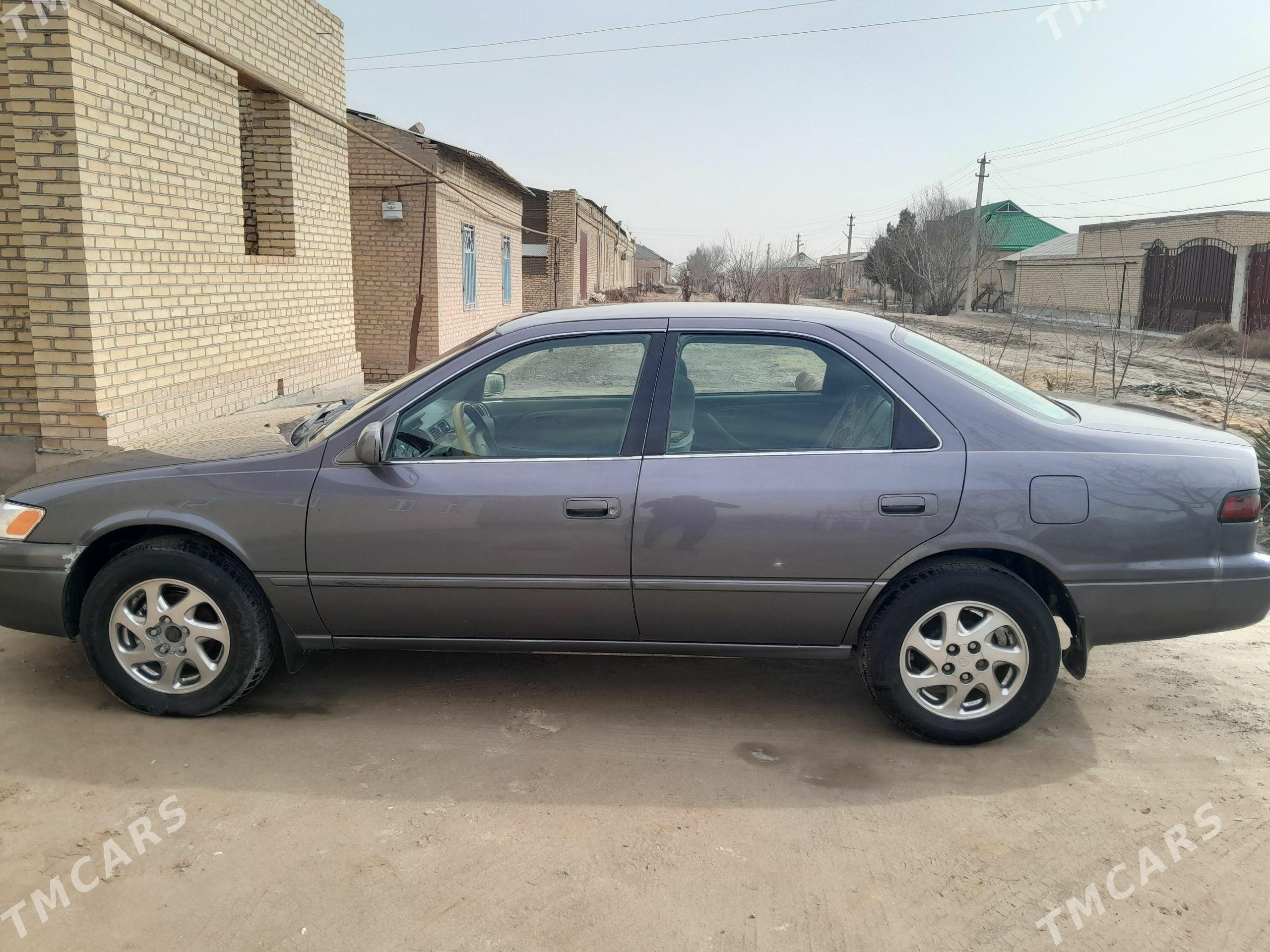 Toyota Camry 1998 - 165 000 TMT - Garabekewül - img 1