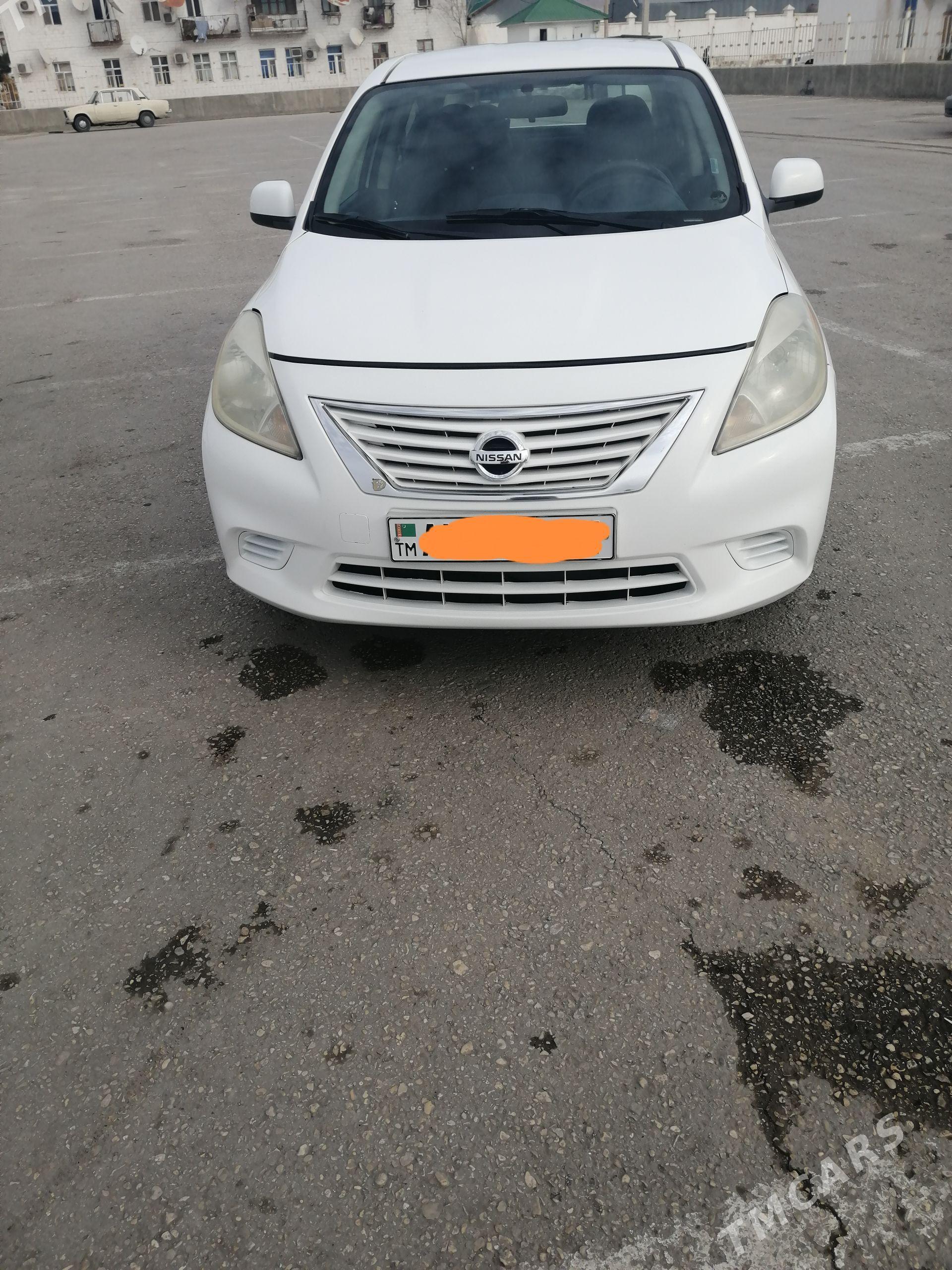 Nissan Versa 2013 - 110 000 TMT - Балканабат - img 1