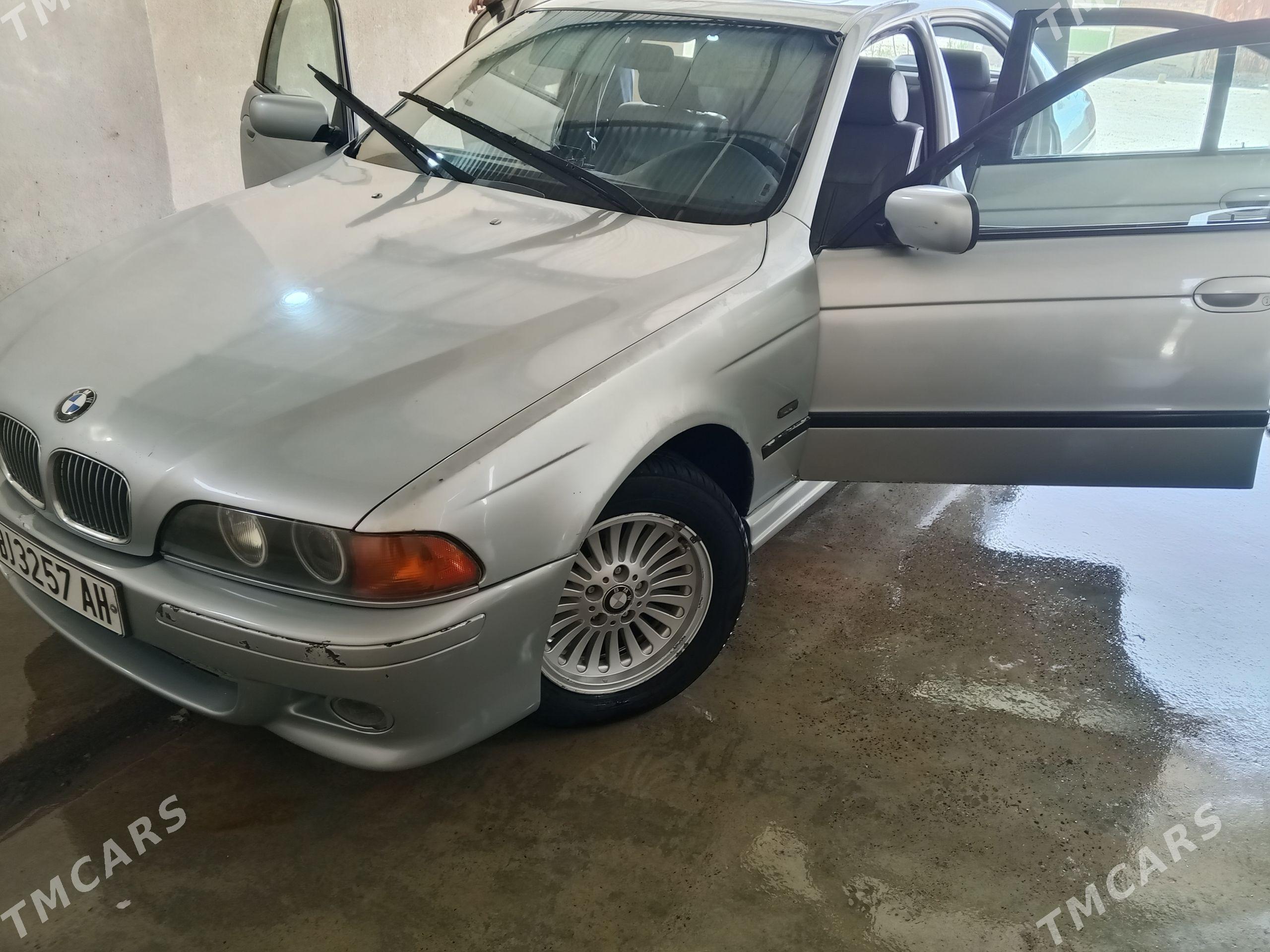 BMW E39 1998 - 100 000 TMT - Kaka - img 1