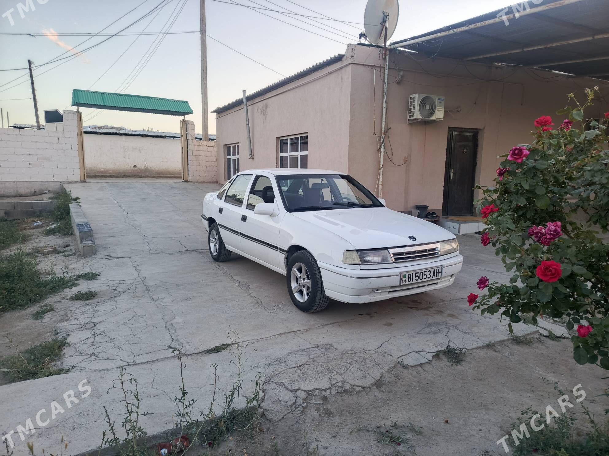 Opel Vectra 1990 - 37 000 TMT - Bäherden - img 1
