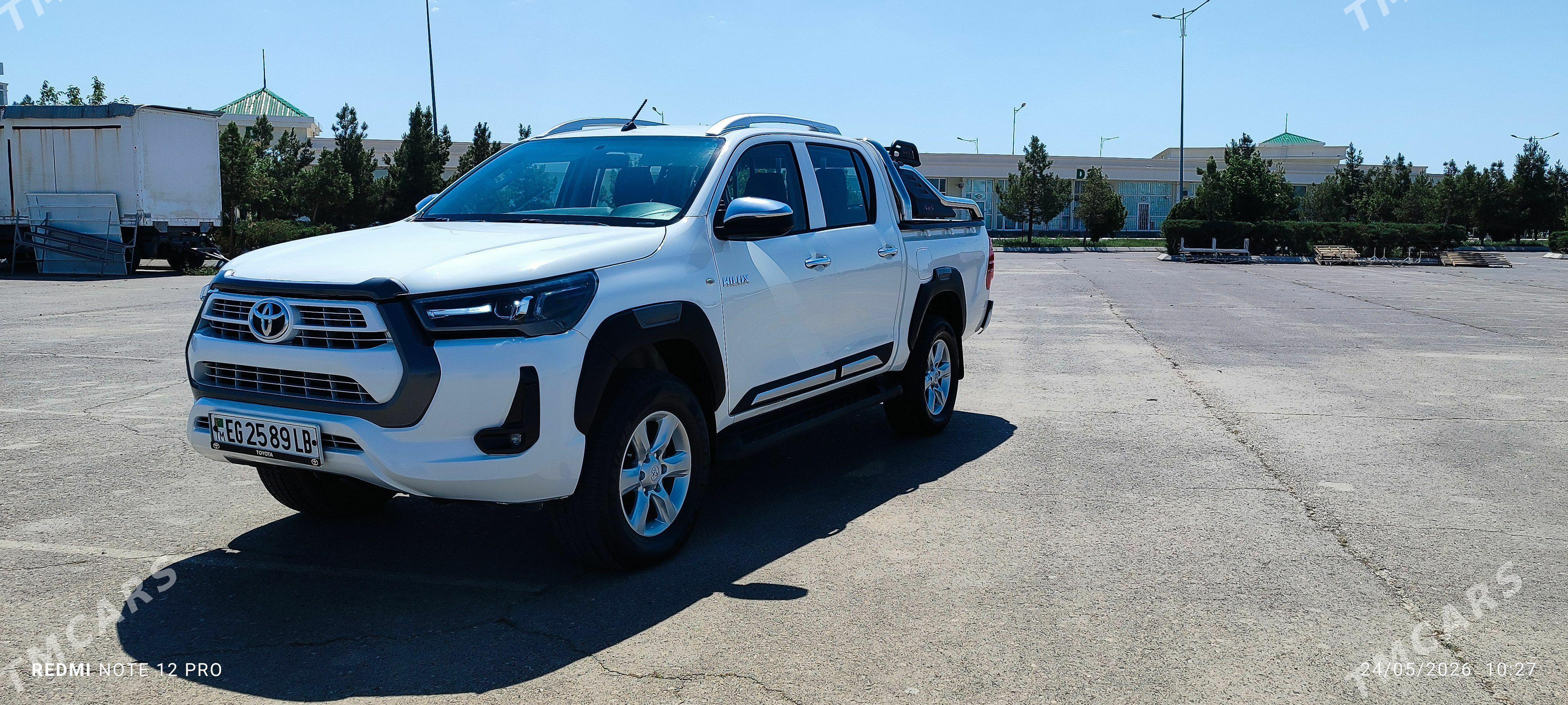Toyota Hilux 2021 - 600 000 TMT - Saýat - img 1