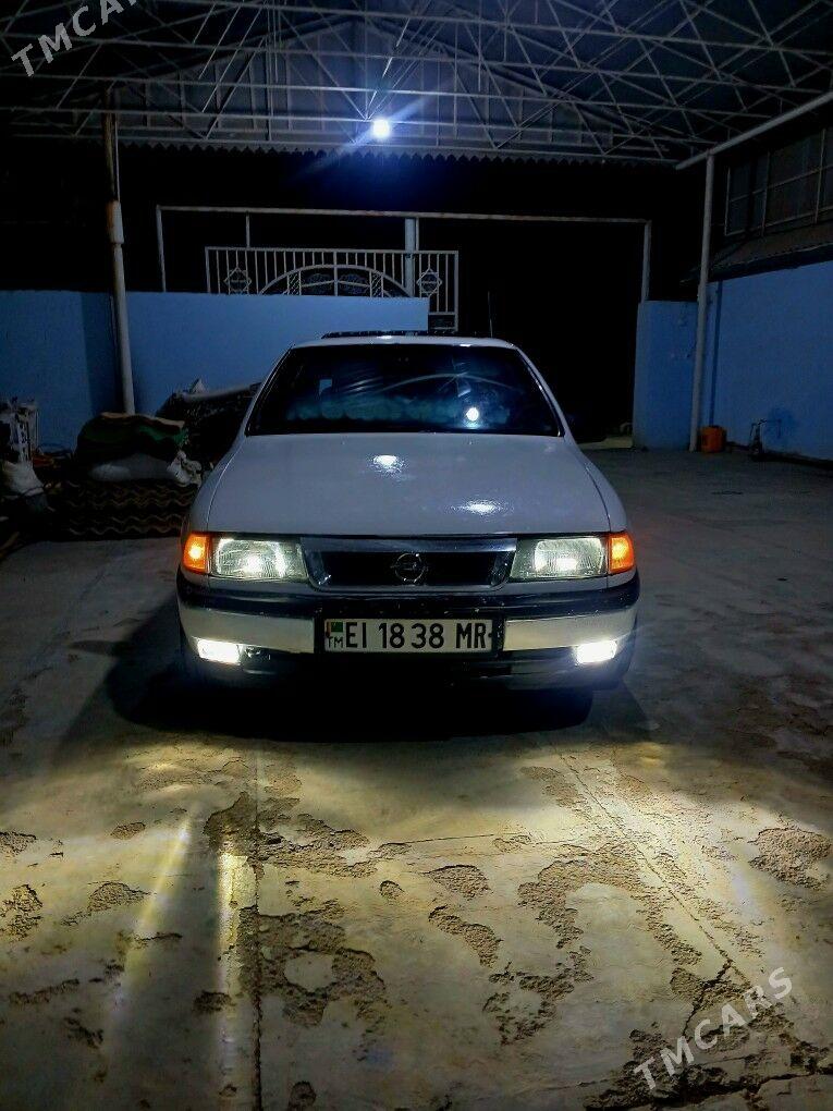 Opel Vectra 1991 - 32 000 TMT - Мары - img 1
