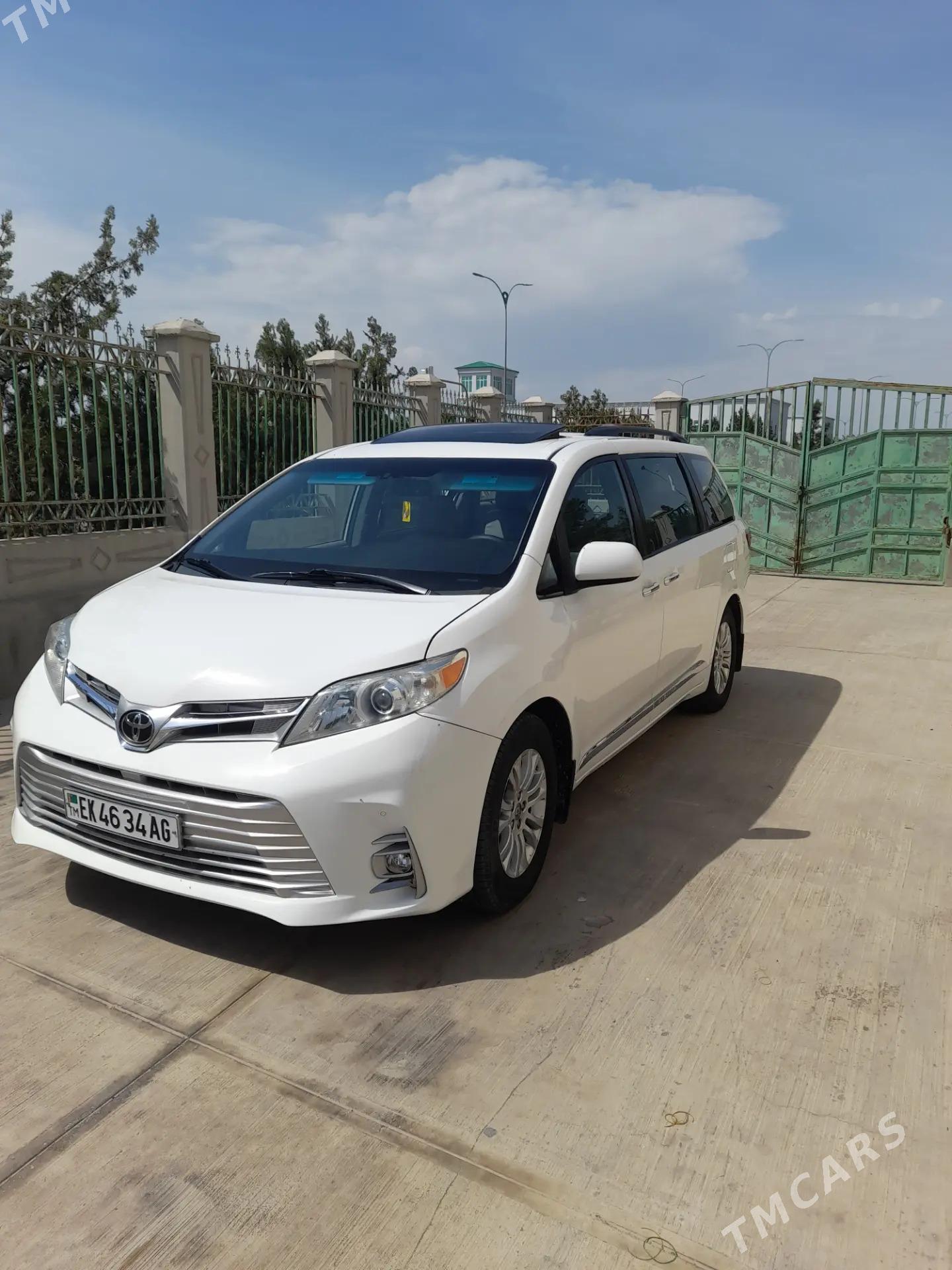 Toyota Sienna 2015 - 440 000 TMT - Чоганлы - img 1