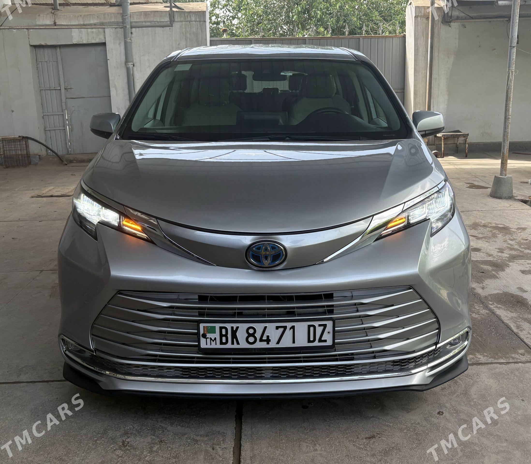 Toyota Sienna 2022 - 460 000 TMT - Дашогуз - img 1