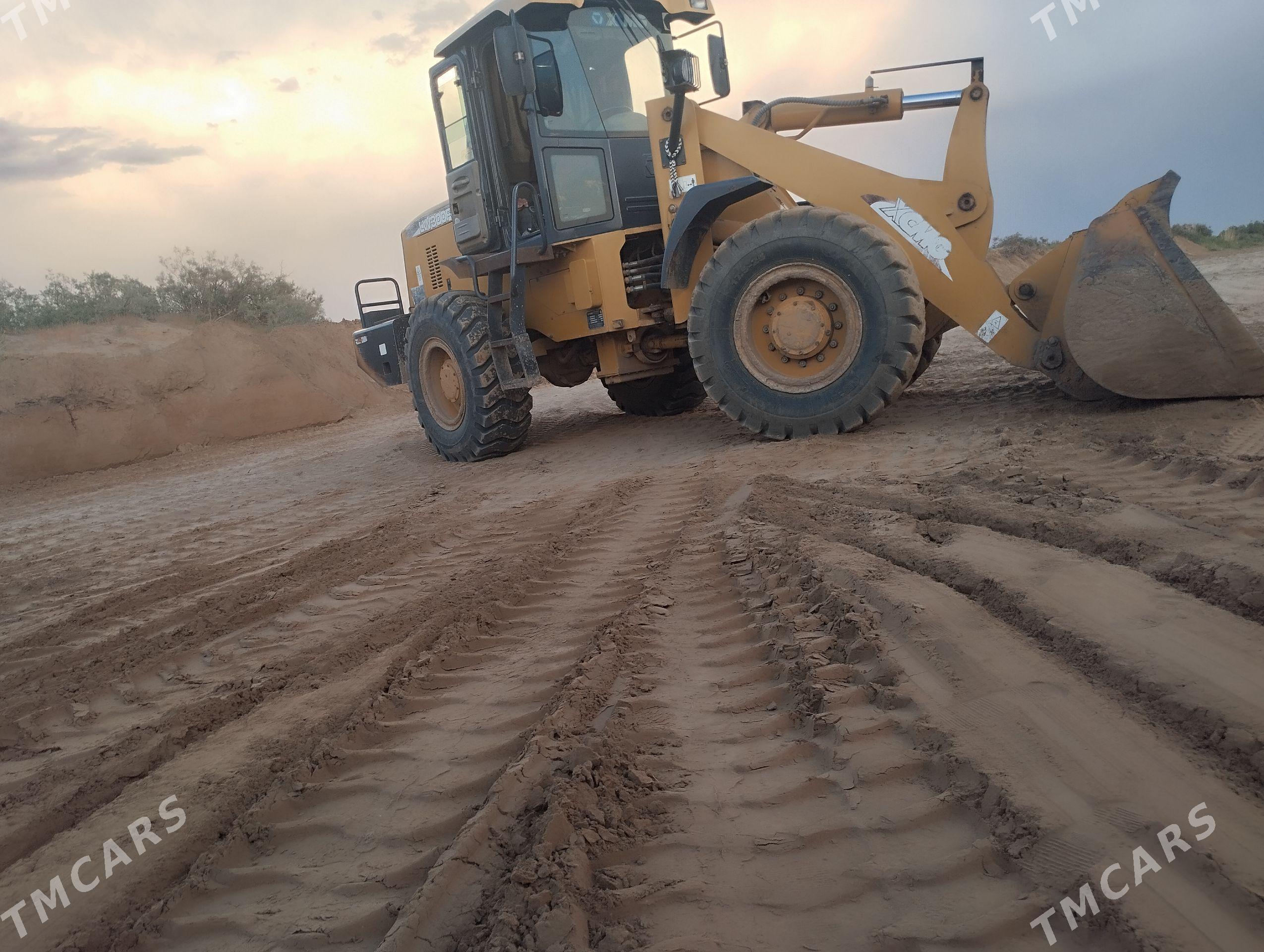 XCMG LW300F 2015 - 500 000 TMT - Сакарчага - img 1