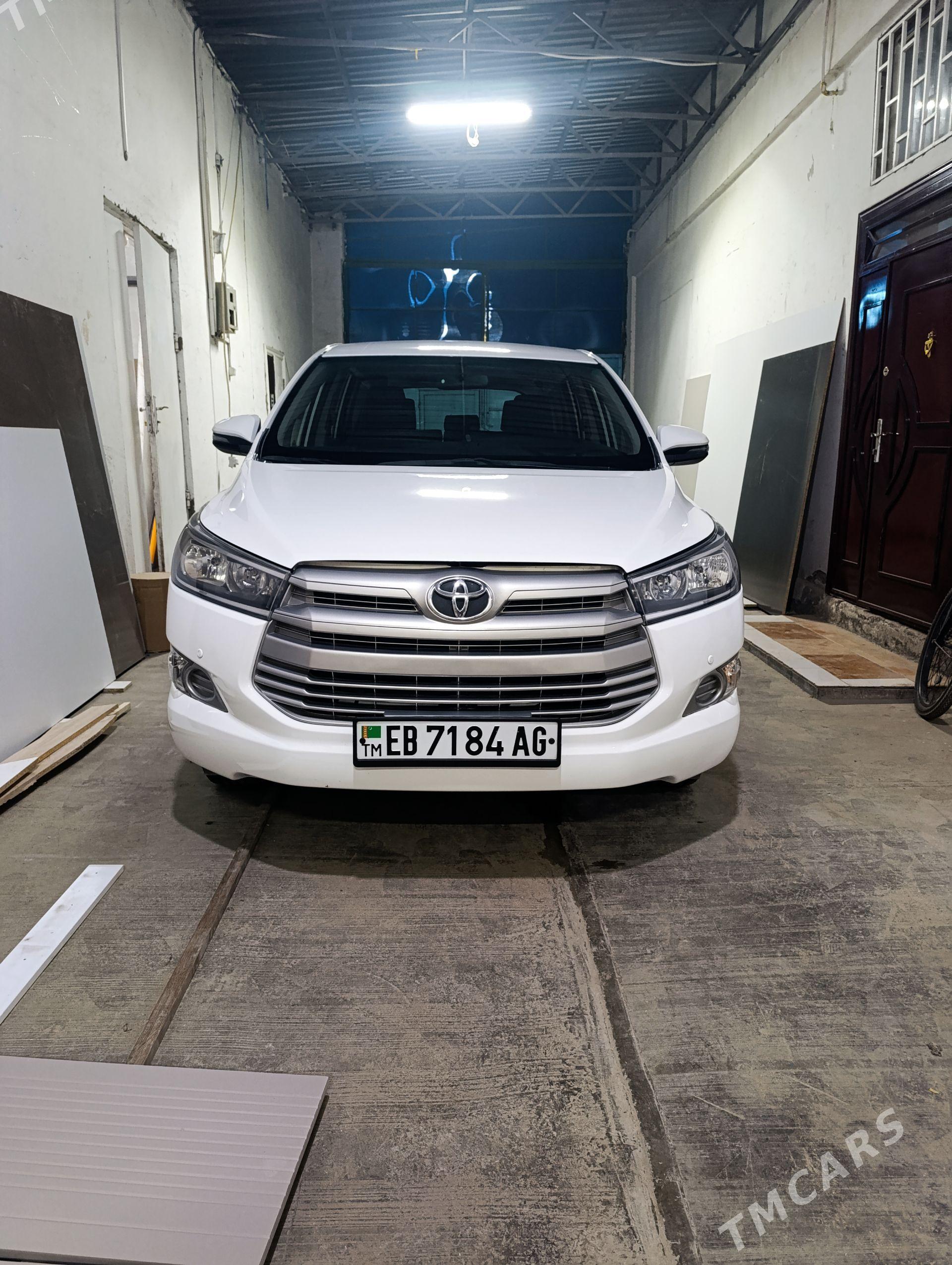 Toyota Innova 2020 - 265 000 TMT - Бедев - img 1