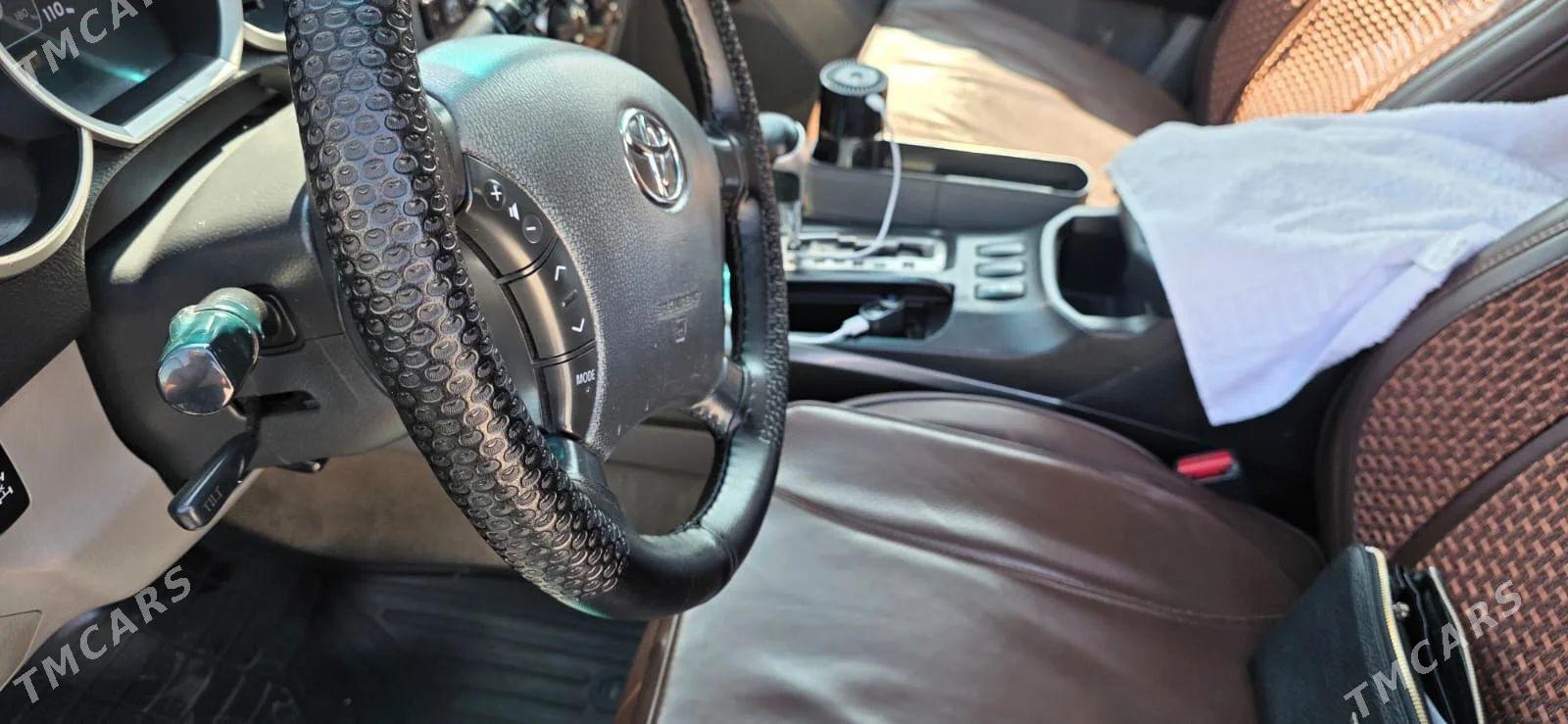 Toyota 4Runner 2005 - 500 000 TMT - 1 мкр - img 1