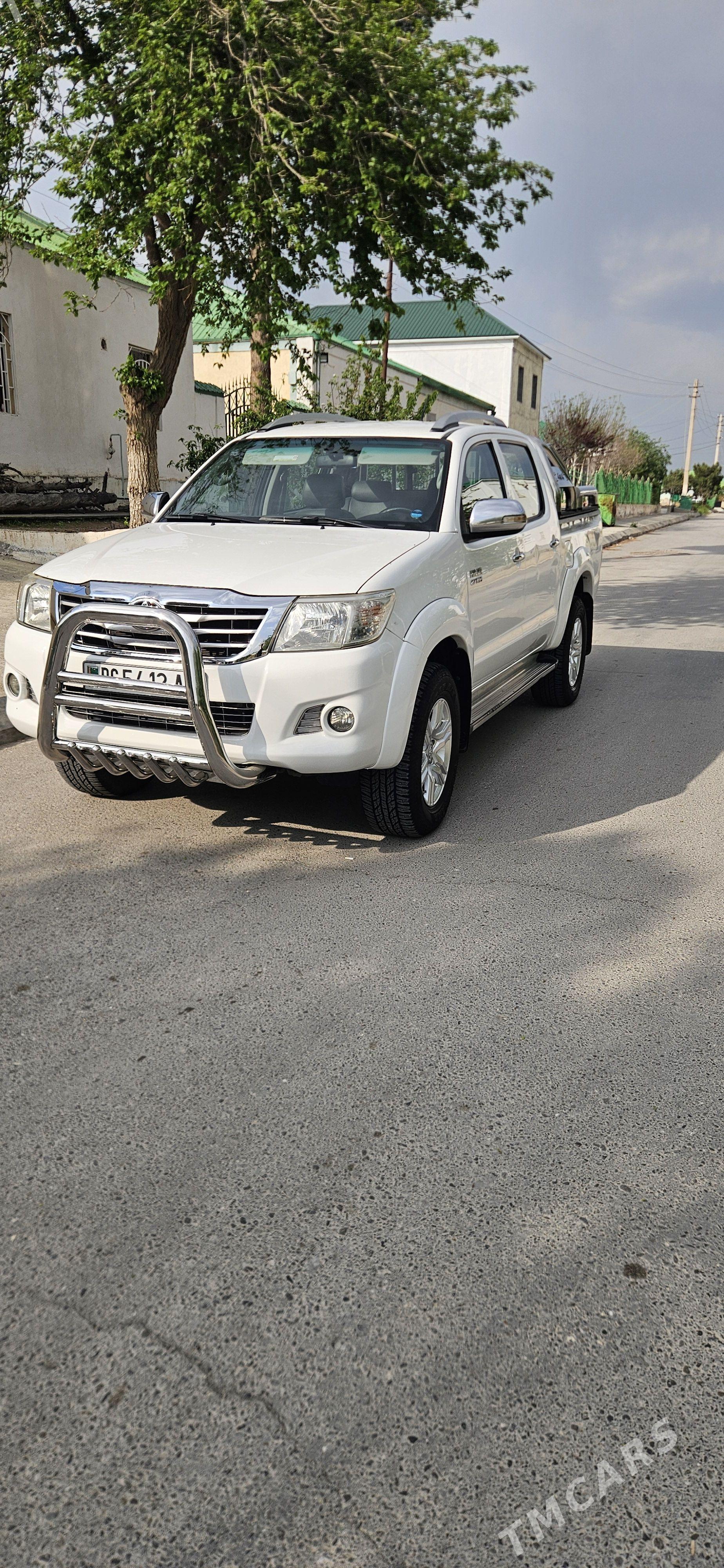 Toyota Hilux 2014 - 395 000 TMT - Aşgabat - img 1