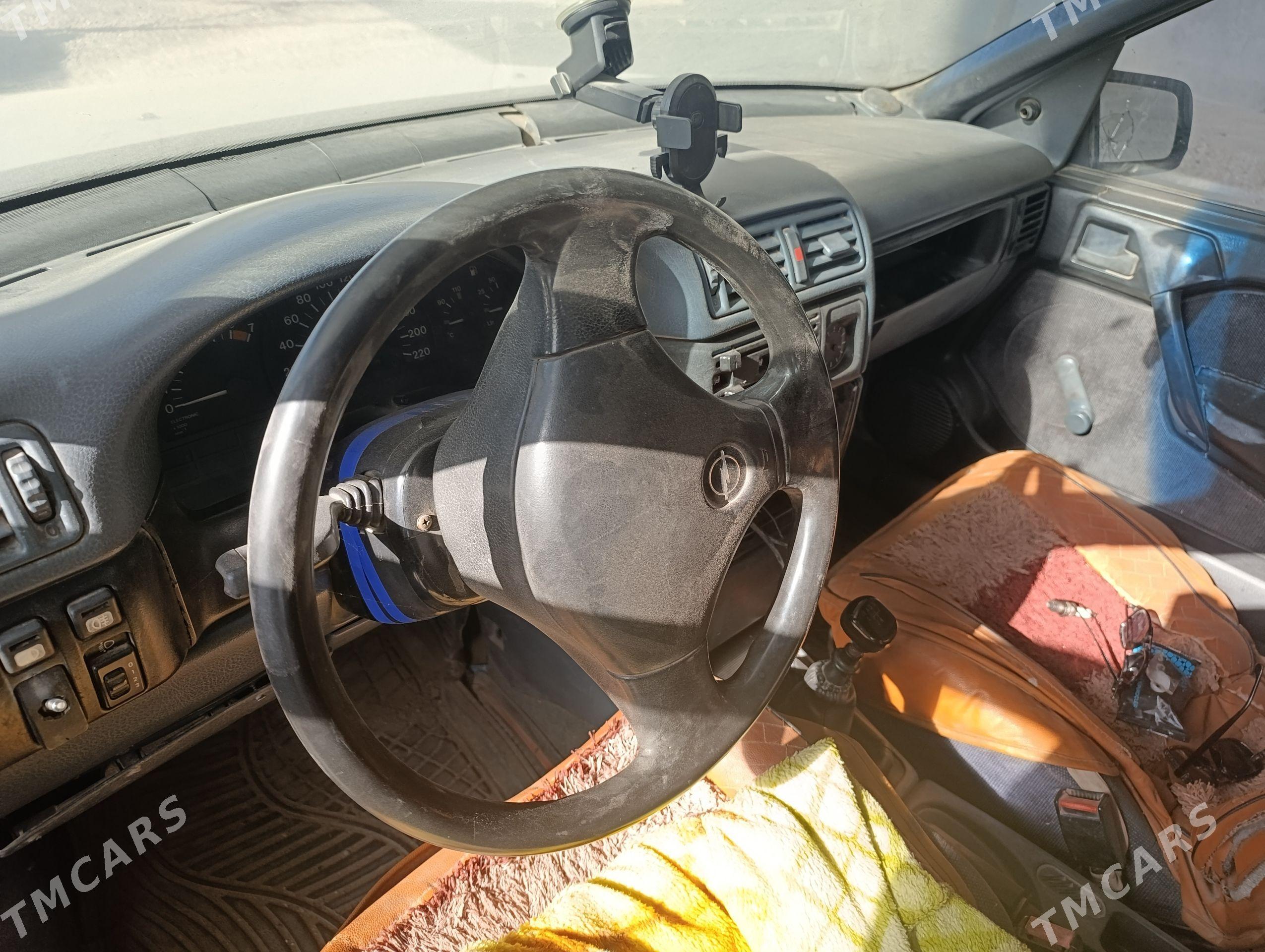 Opel Vectra 1992 - 26 000 TMT - Мары - img 1