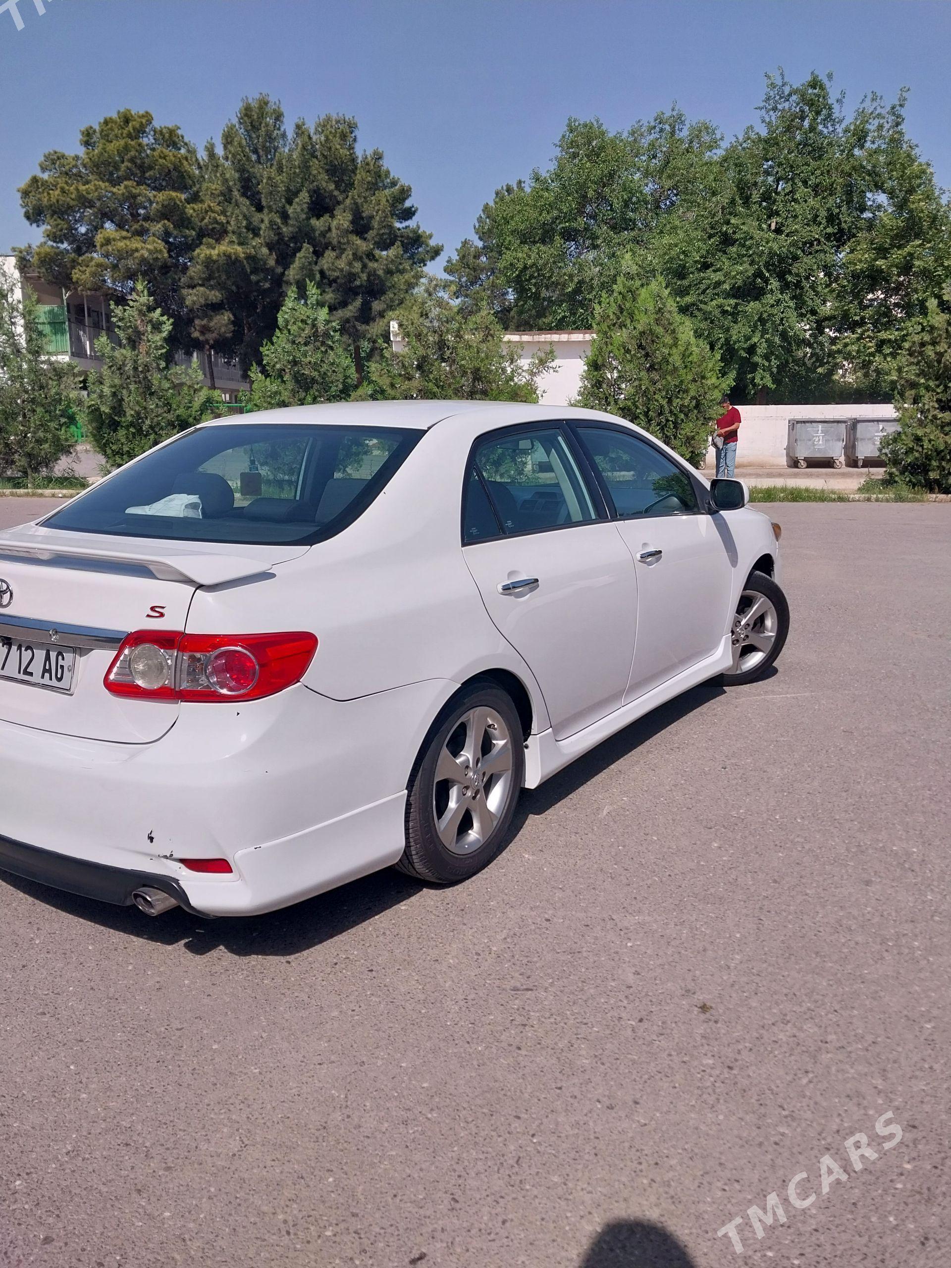 Toyota Corolla 2013 - 185 000 TMT - 2 мкр - img 1