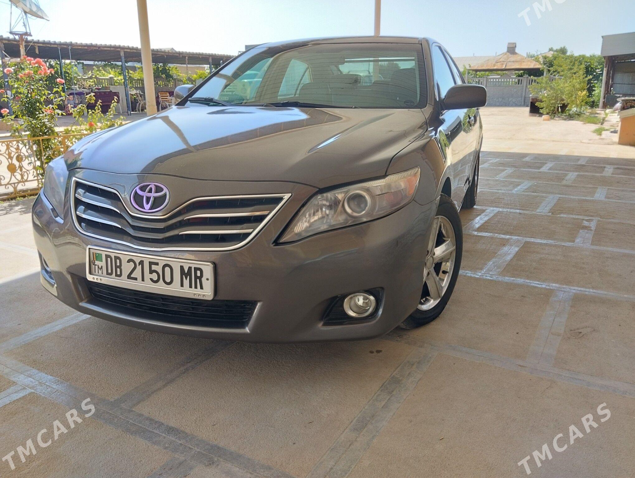 Toyota Camry 2011 - 200 000 TMT - Мары - img 1