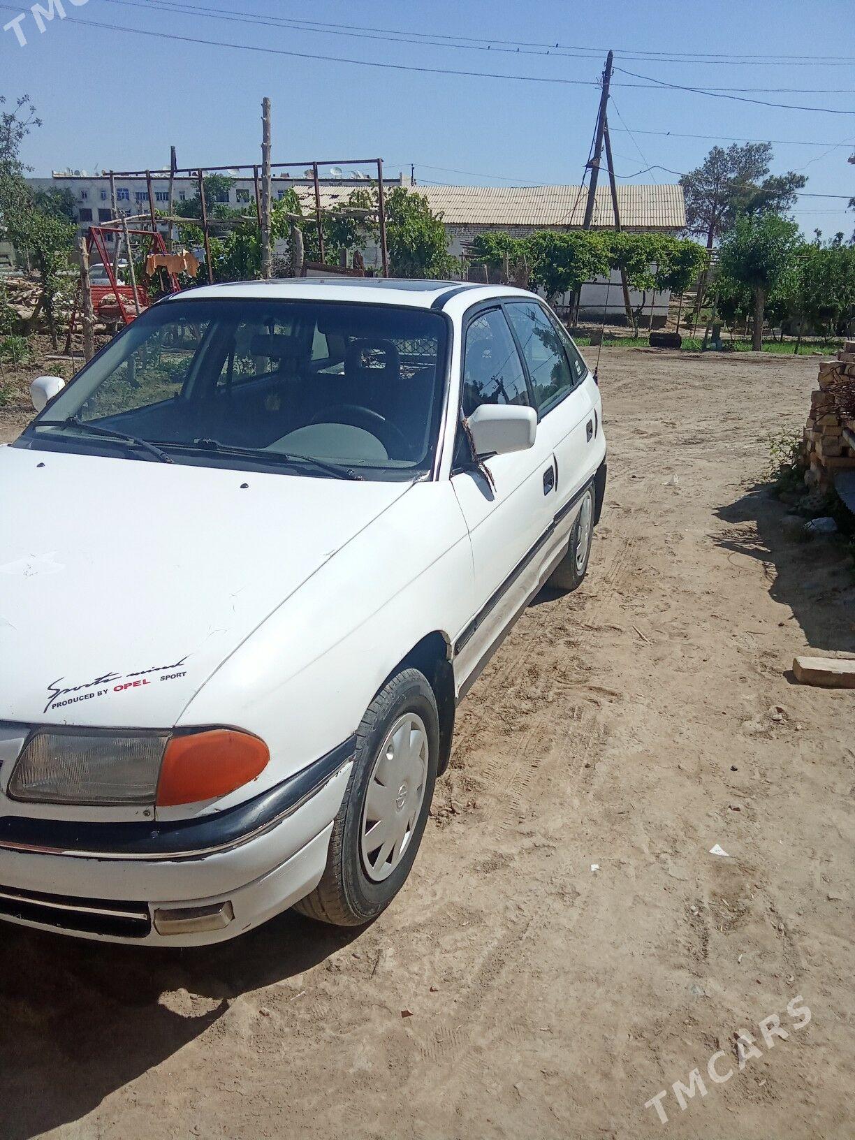 Opel Astra 1992 - 30 000 TMT - Mary - img 1